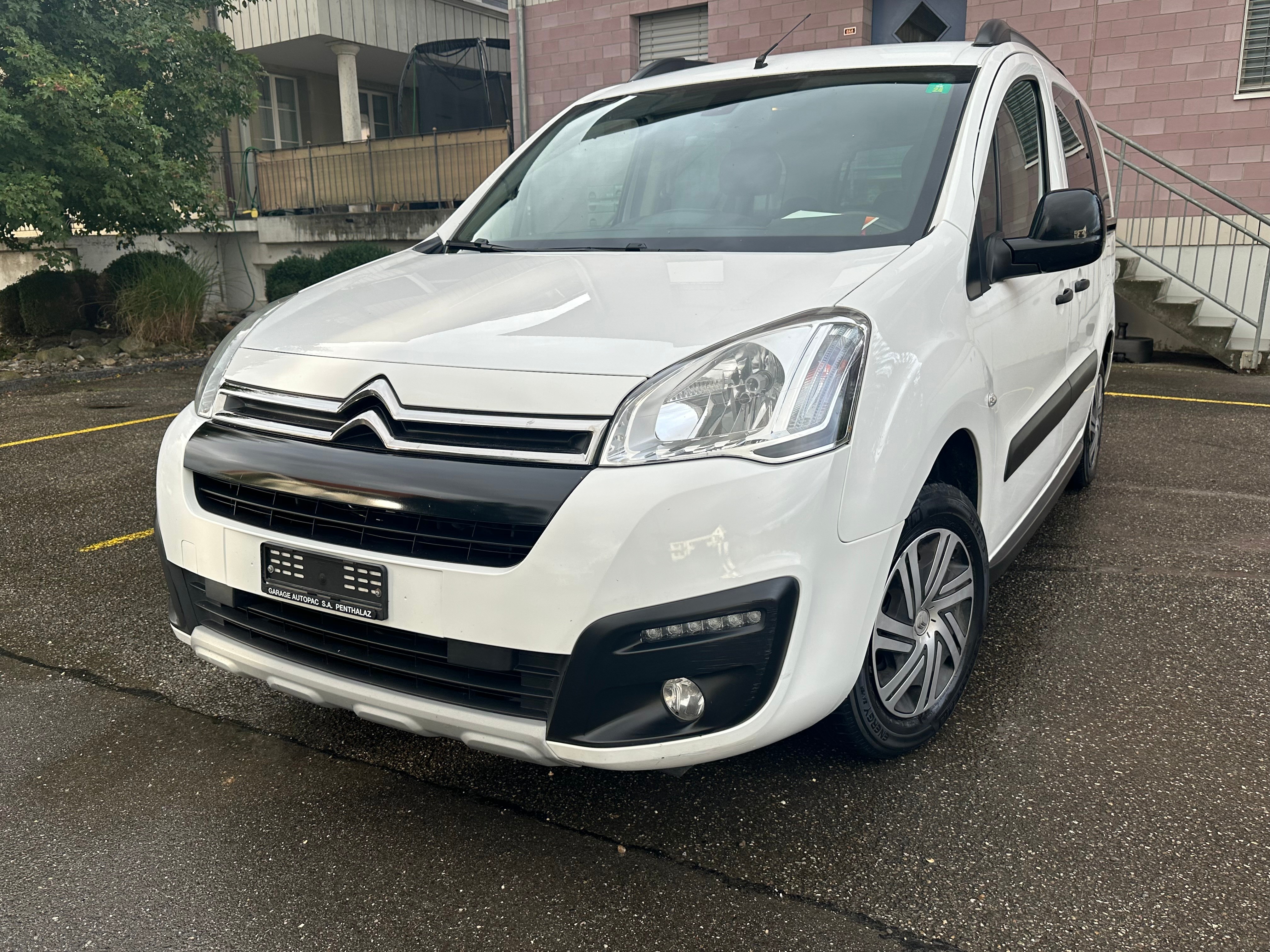 CITROEN Berlingo 1.2i Shine