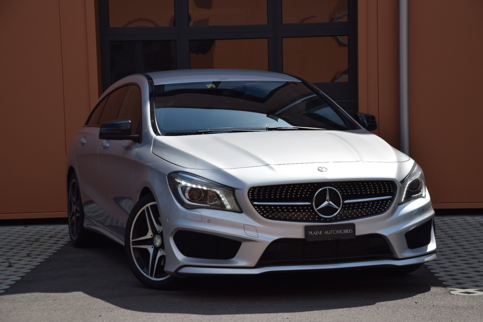 MERCEDES-BENZ CLA Shooting Brake 250 AMG Line 7G-DCT 4Matic