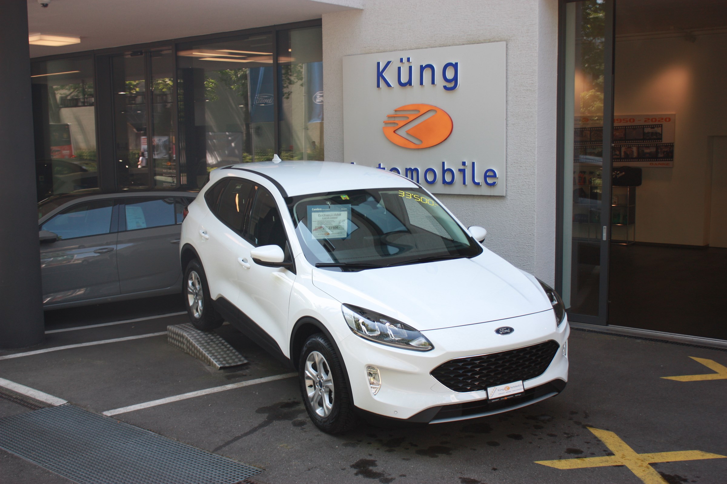 FORD Kuga 2.5 FHEV Cool & Connect FWD