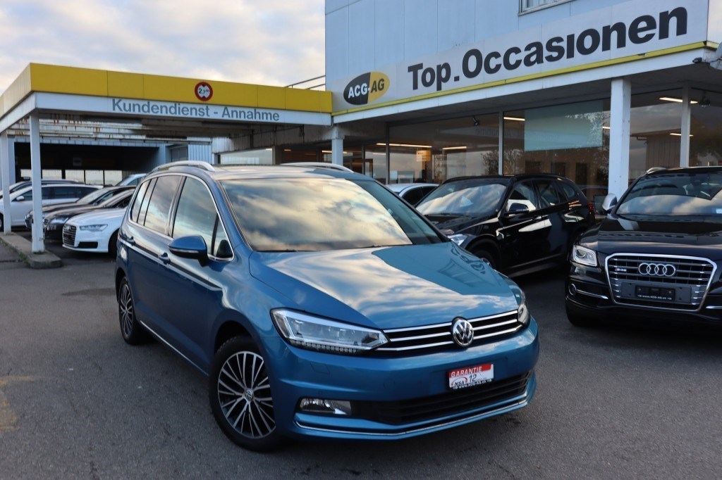 VW Touran 2.0 TDI BlueMotion Technology Highline DSG ** 7-Plätzer im Leder ** Gr.Navi mit RF-Kamera **