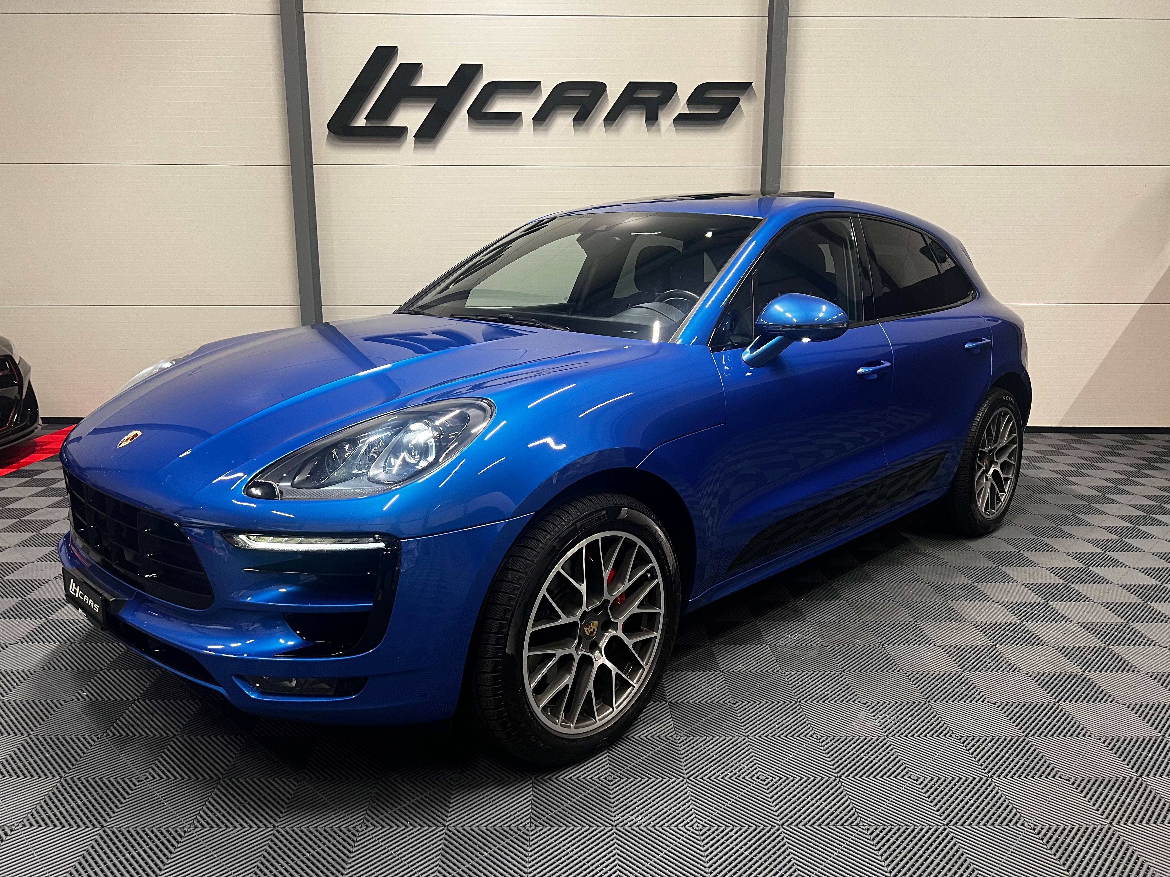 PORSCHE Macan Turbo