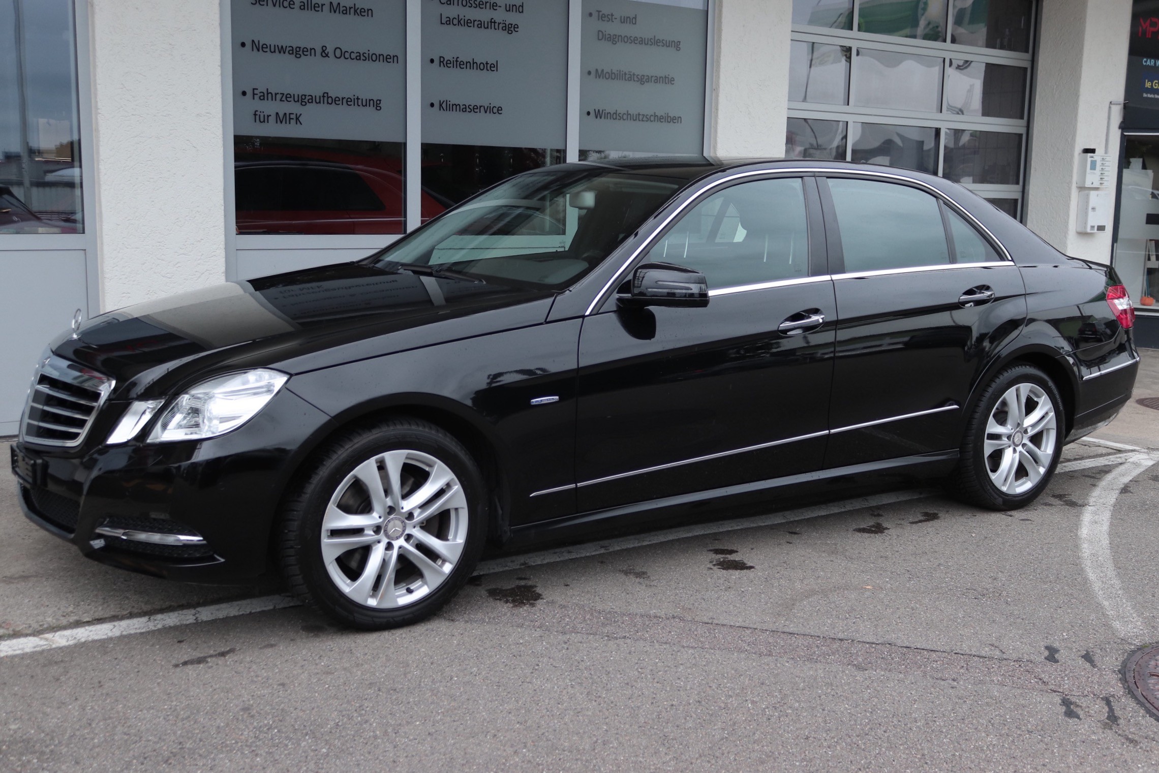 MERCEDES-BENZ E 350 CGI BlueEff. Avantgarde 4Matic 7G-Tronic