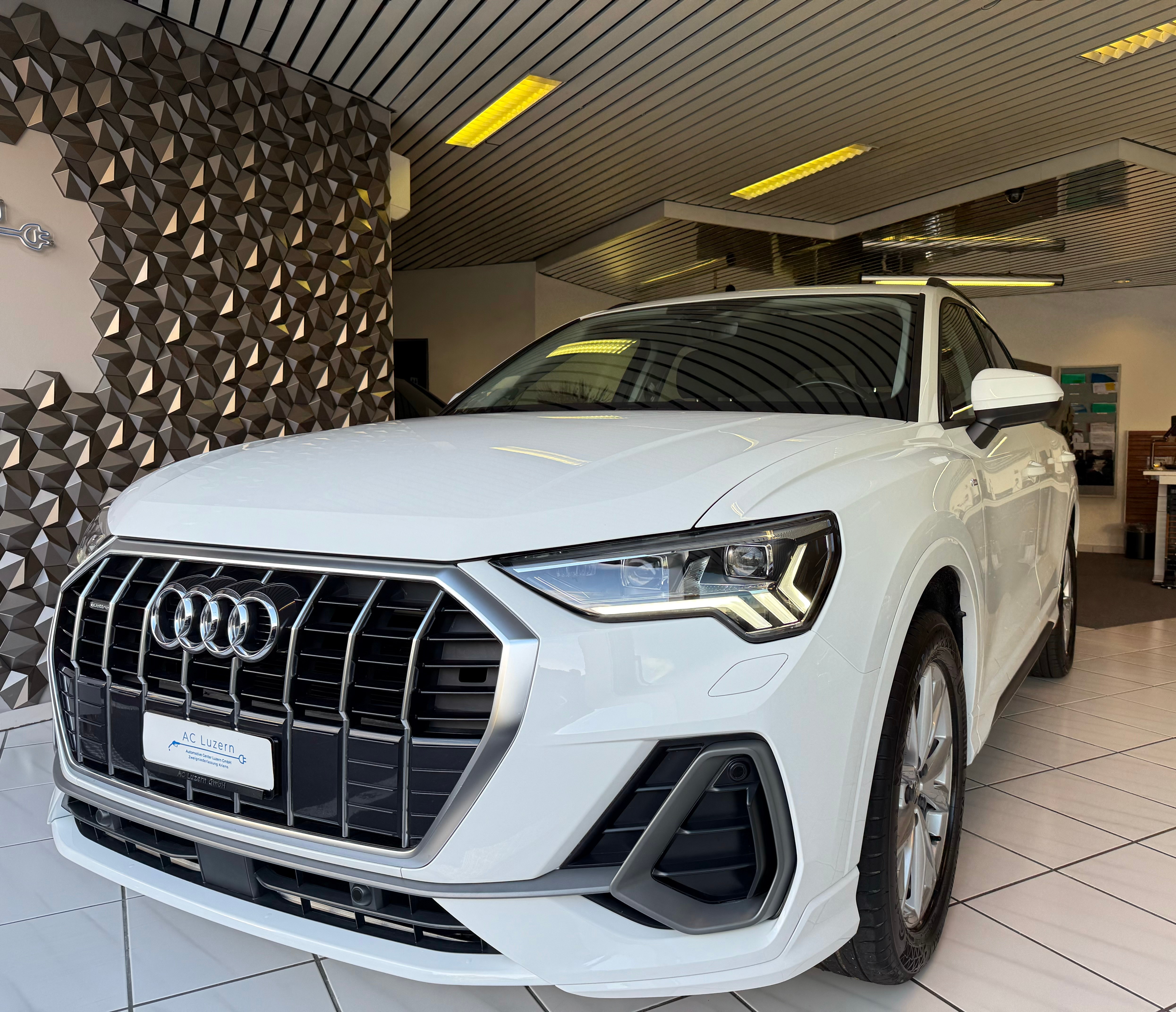 AUDI Q3 40 TFSI S-Line Quattro S-Tronic