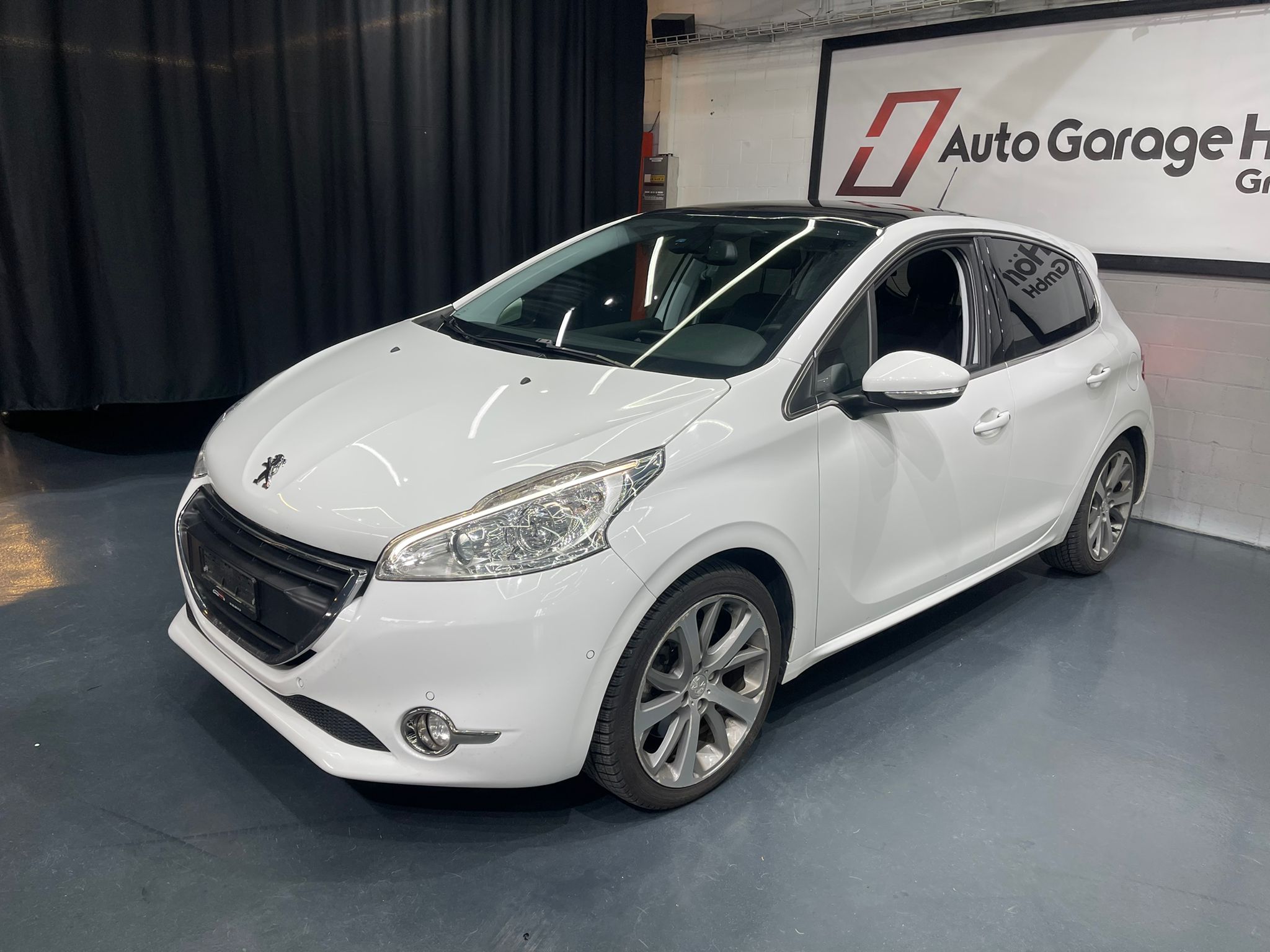 PEUGEOT 208 1.6 THP Allure