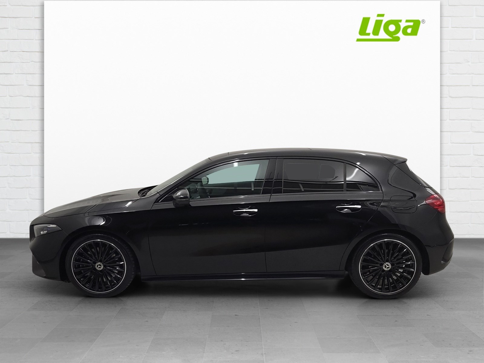 MERCEDES-BENZ A 250 AMG Line 4Matic