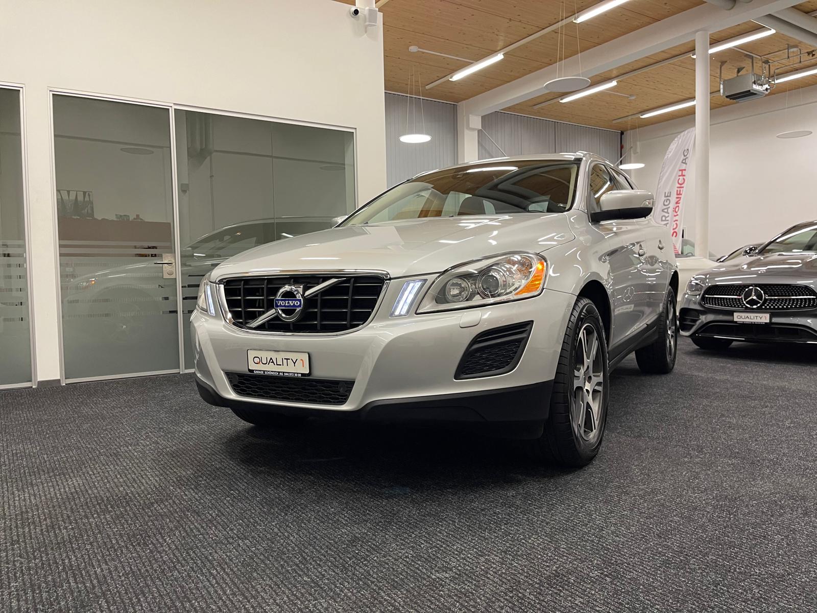 VOLVO XC60 D4 AWD Summum Geartronic