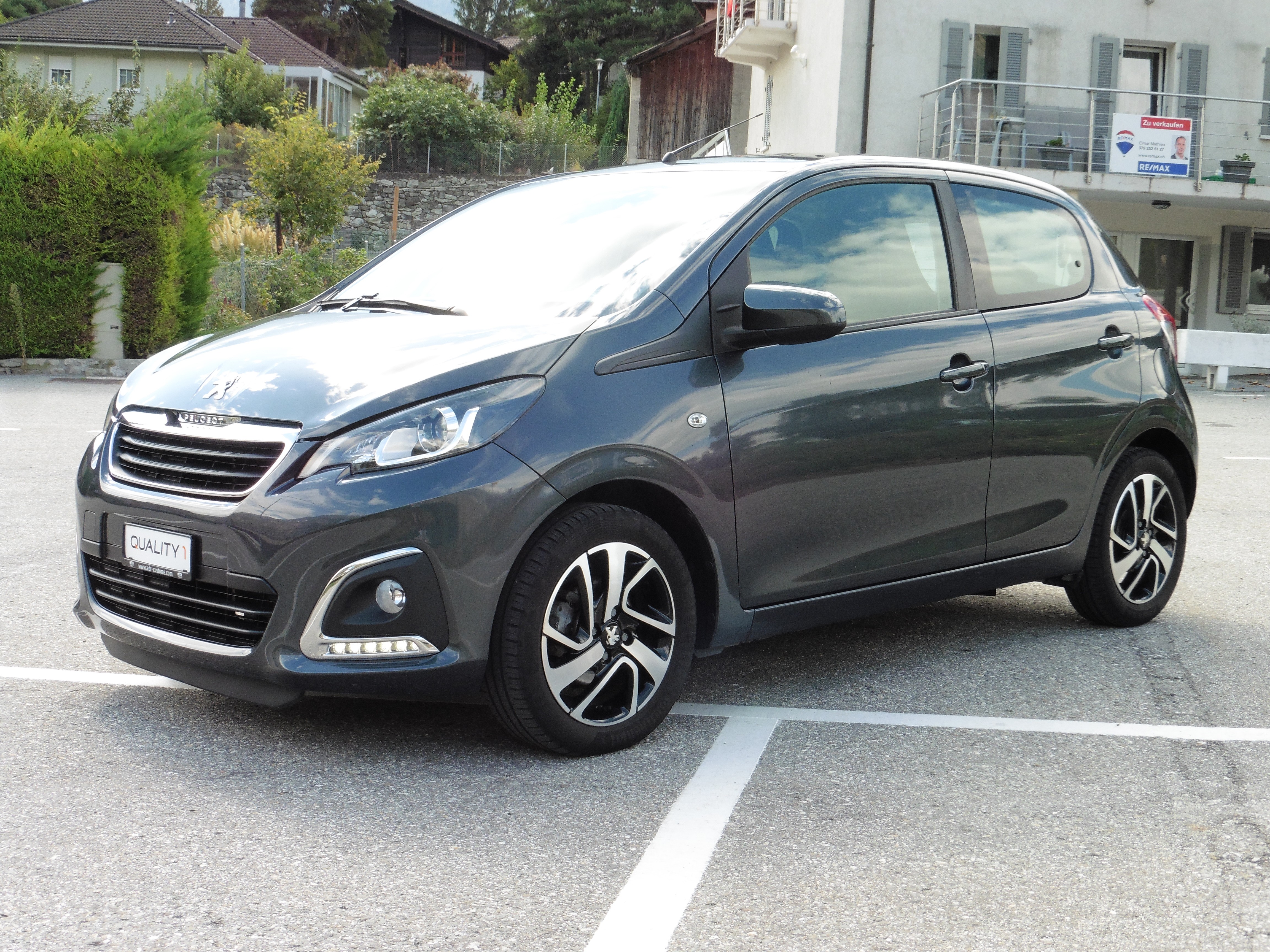 PEUGEOT 108 1.2 VTi Allure Top