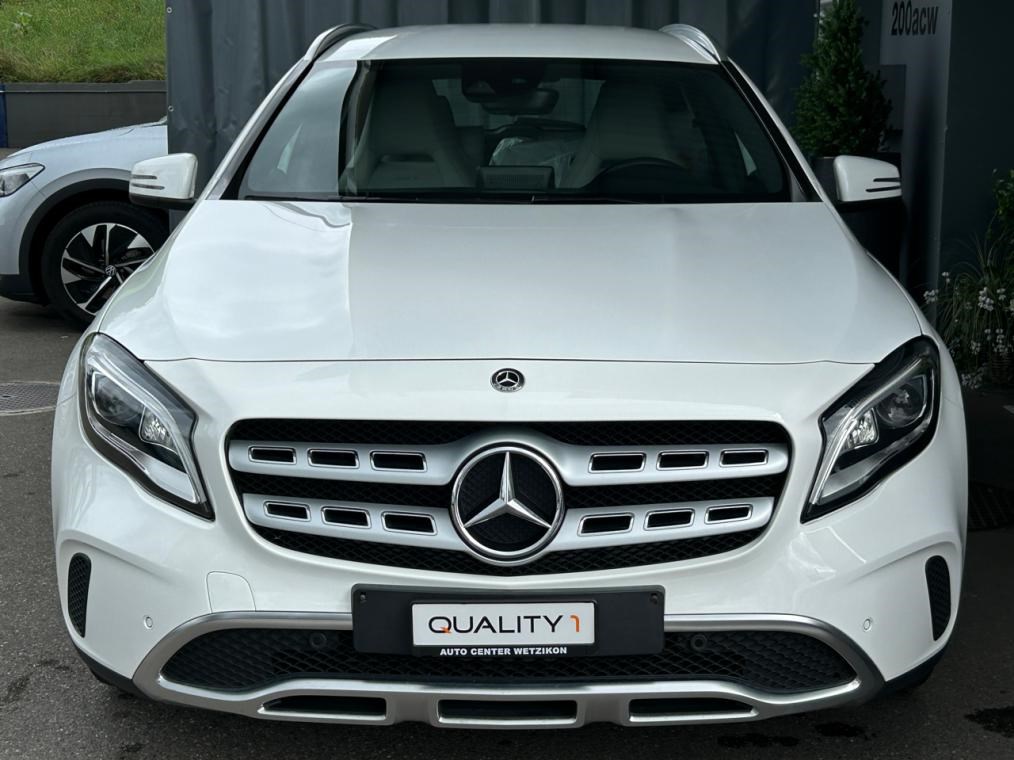 MERCEDES-BENZ GLA 200 Urban 7G-DCT