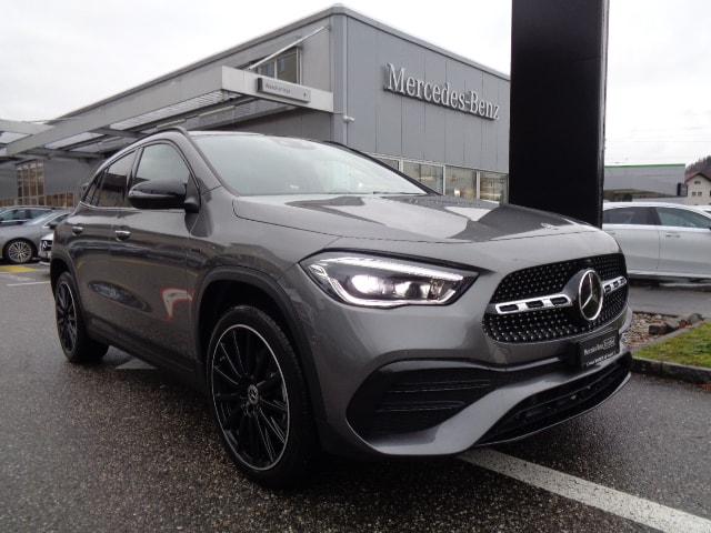 MERCEDES-BENZ GLA 250e AMG Line 8G-DCT