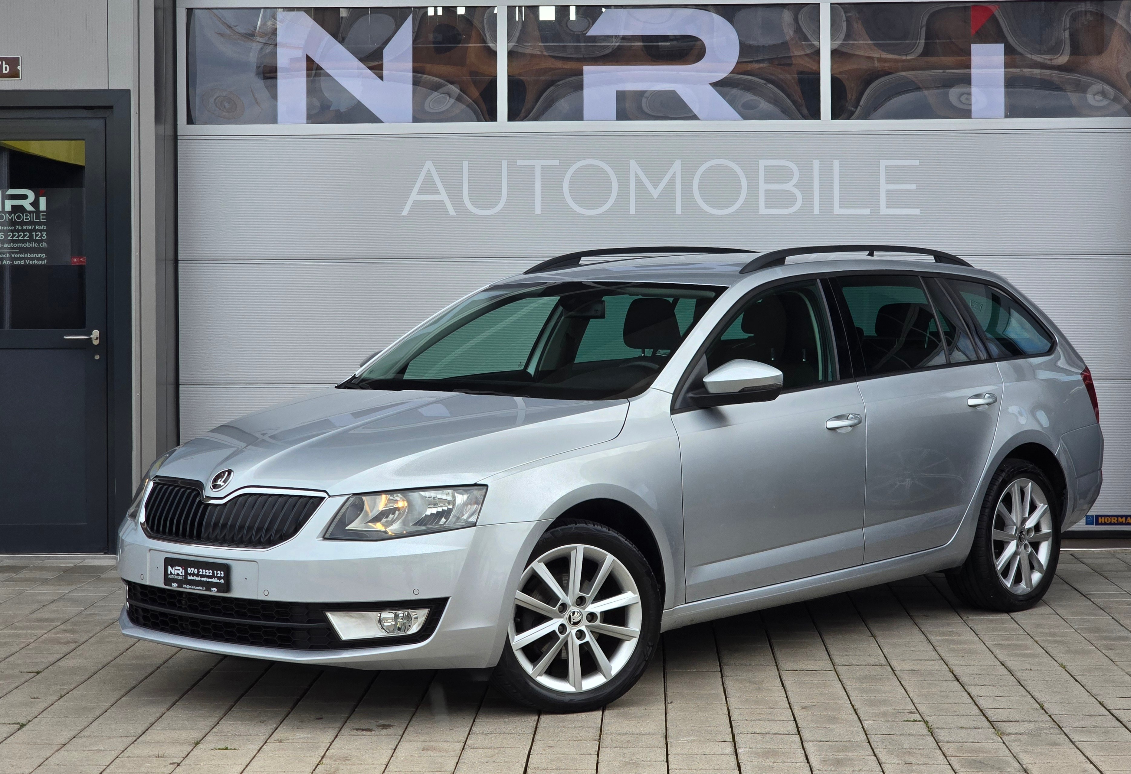 SKODA Octavia Combi 1.6 TDI 105 Ambition DSG