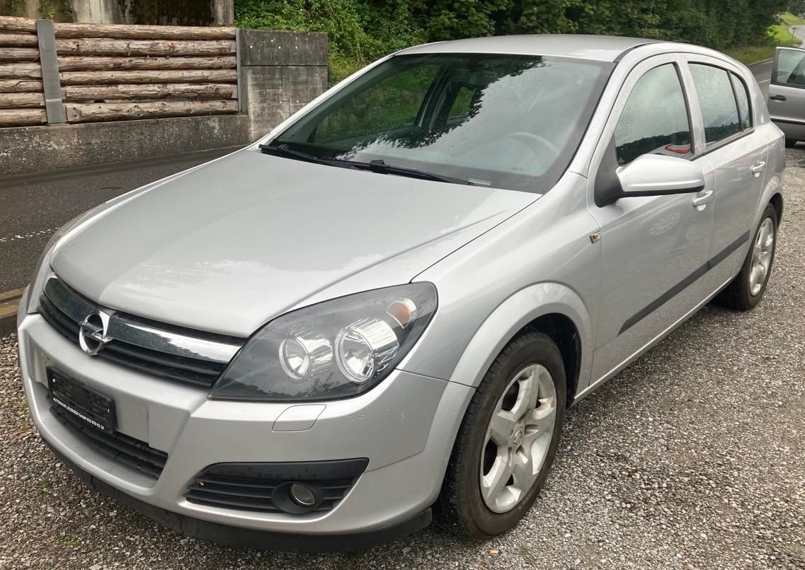 OPEL Astra 1.6i 16V TP Enjoy