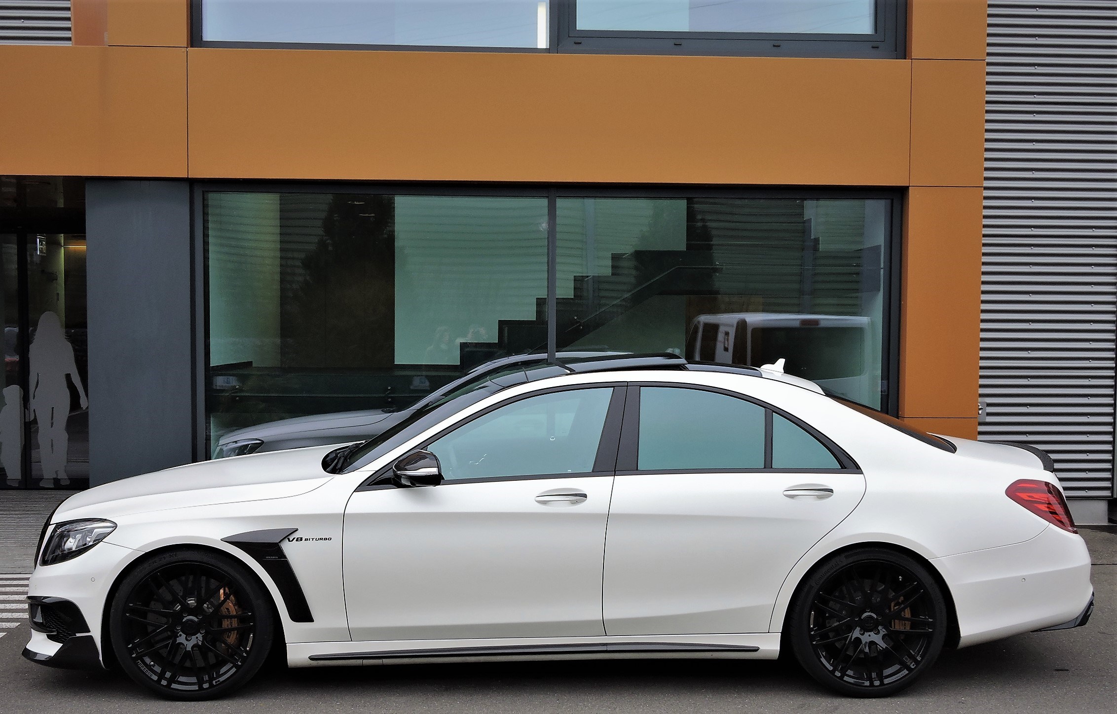 MERCEDES-BENZ S 63 AMG