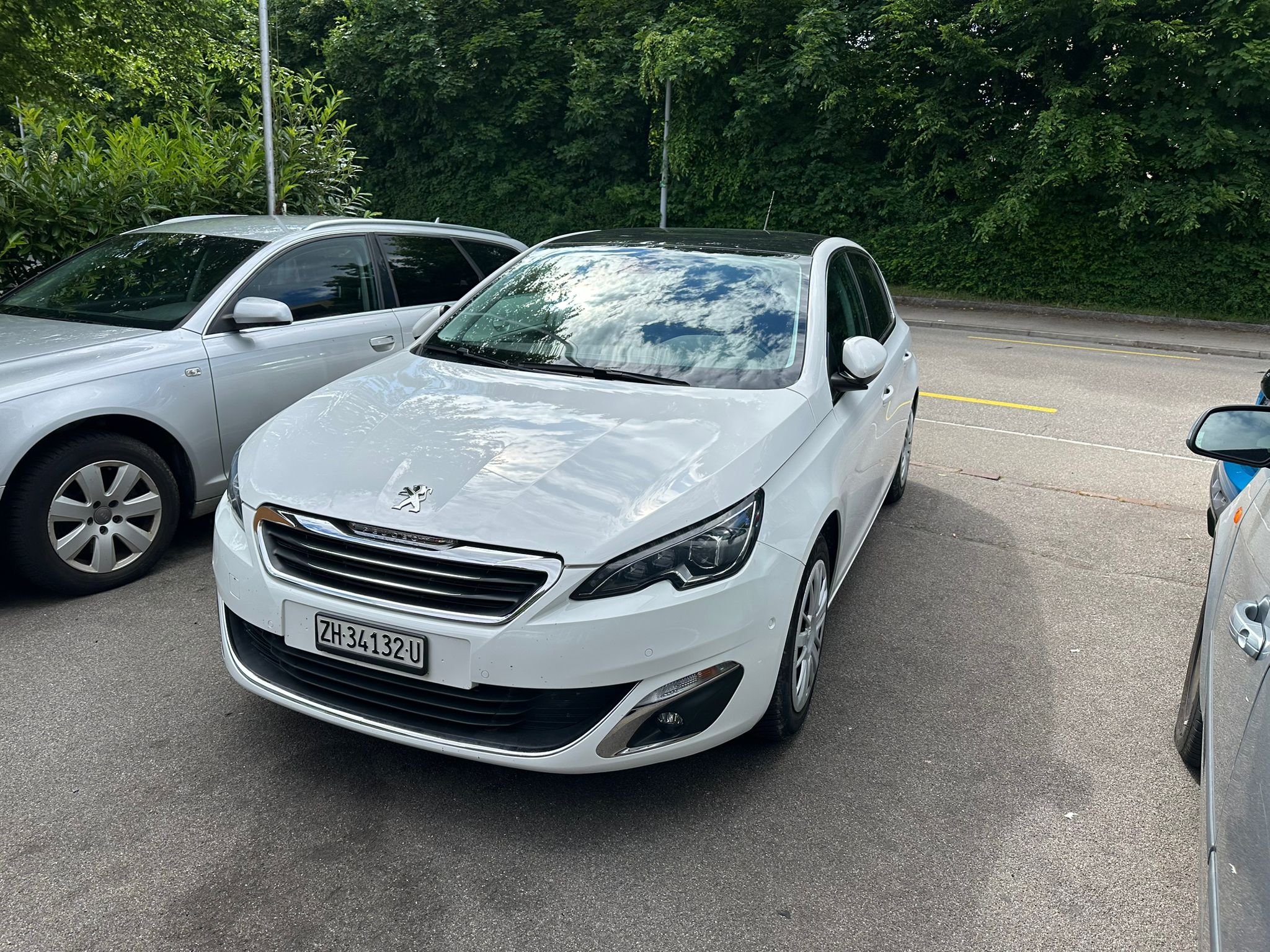 PEUGEOT 308 1.2 THP Active Automatic