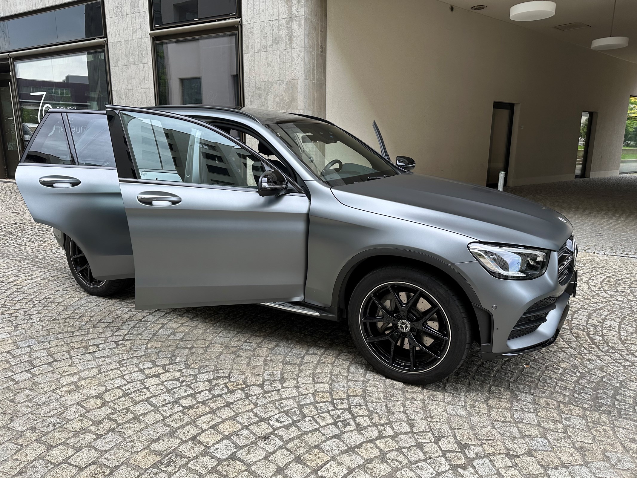 MERCEDES-BENZ GLC 300 AMG Line Plus 4Matic 9G-Tronic