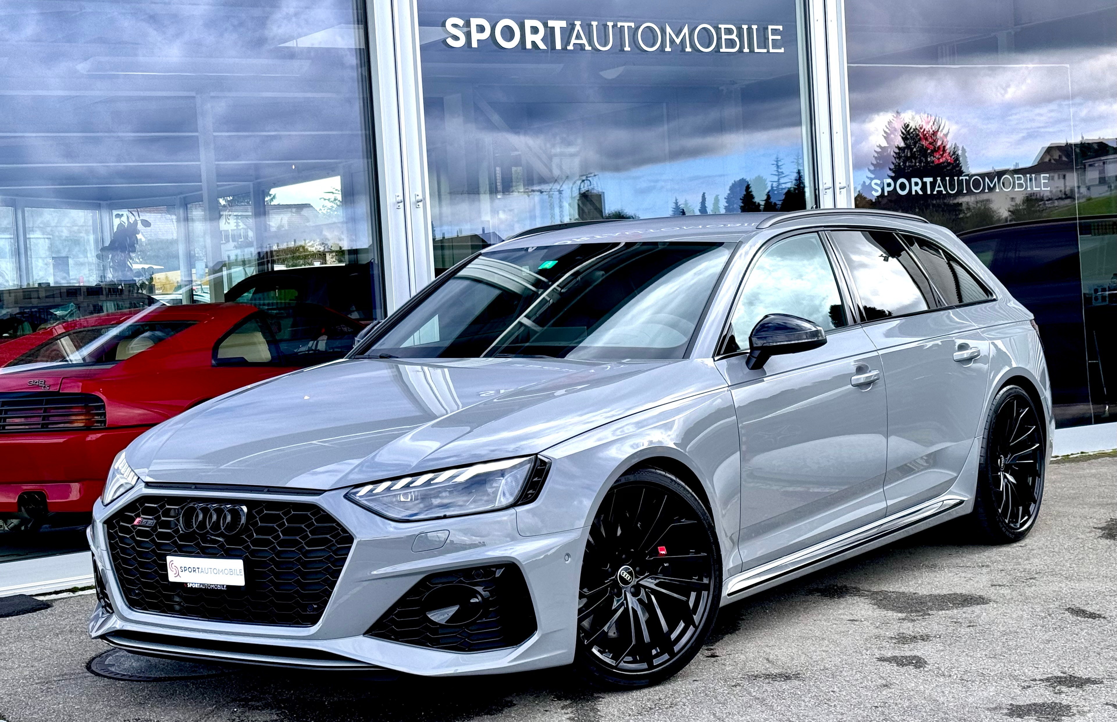 AUDI RS4 Avant quattro tiptronic *RS Abgasanlage - RS Sportsitze - CH Auto*