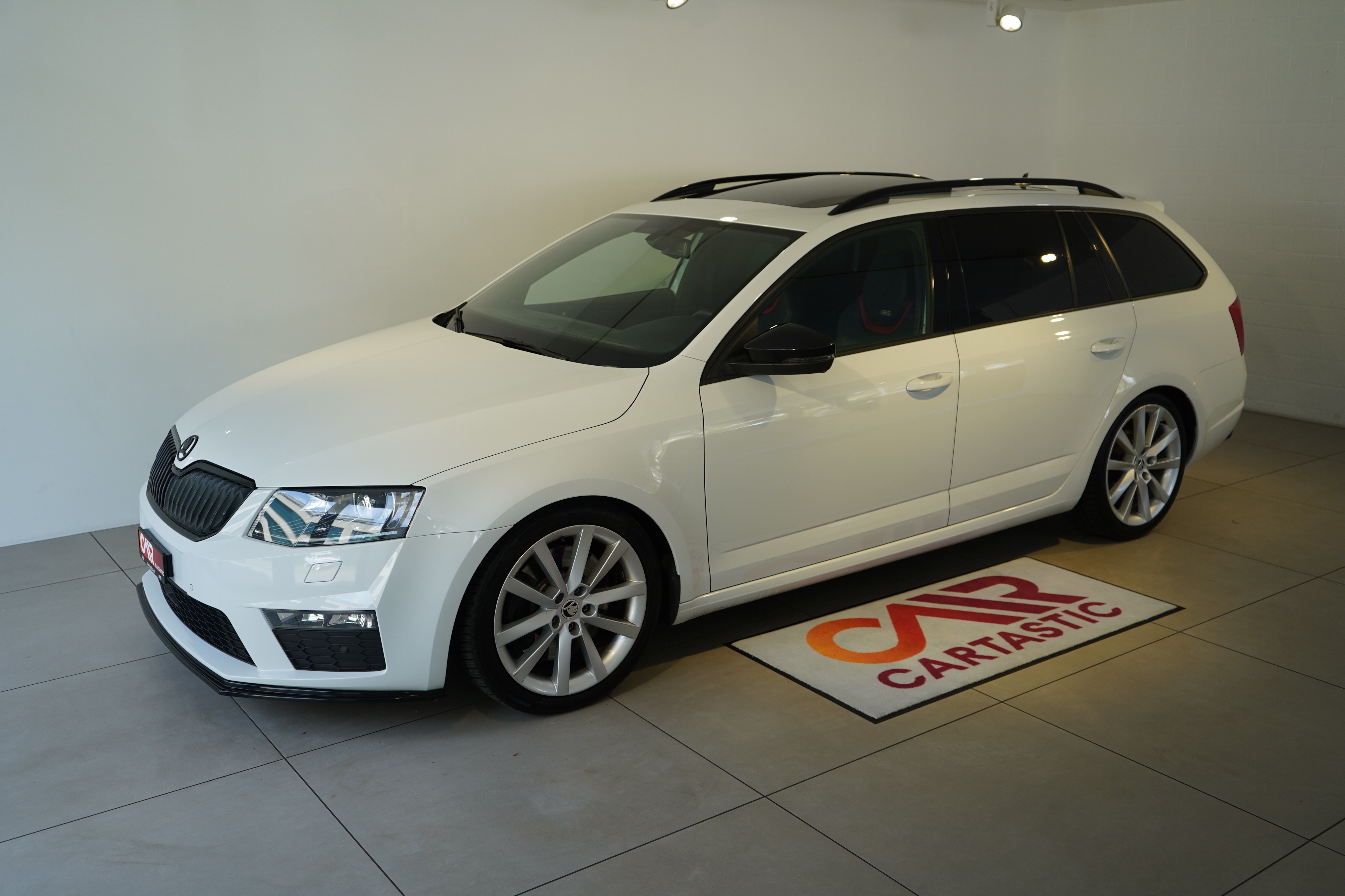 SKODA Octavia 2.0 TSI RS 230