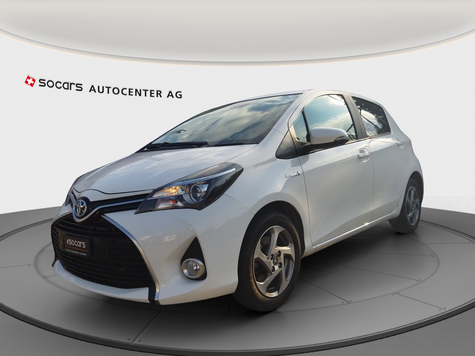 TOYOTA Yaris 1.5 VVT-i Hybrid Trend e-CVT // 8-fach bereift // Sommerreifen NEU // Wintrreifen neuwertig