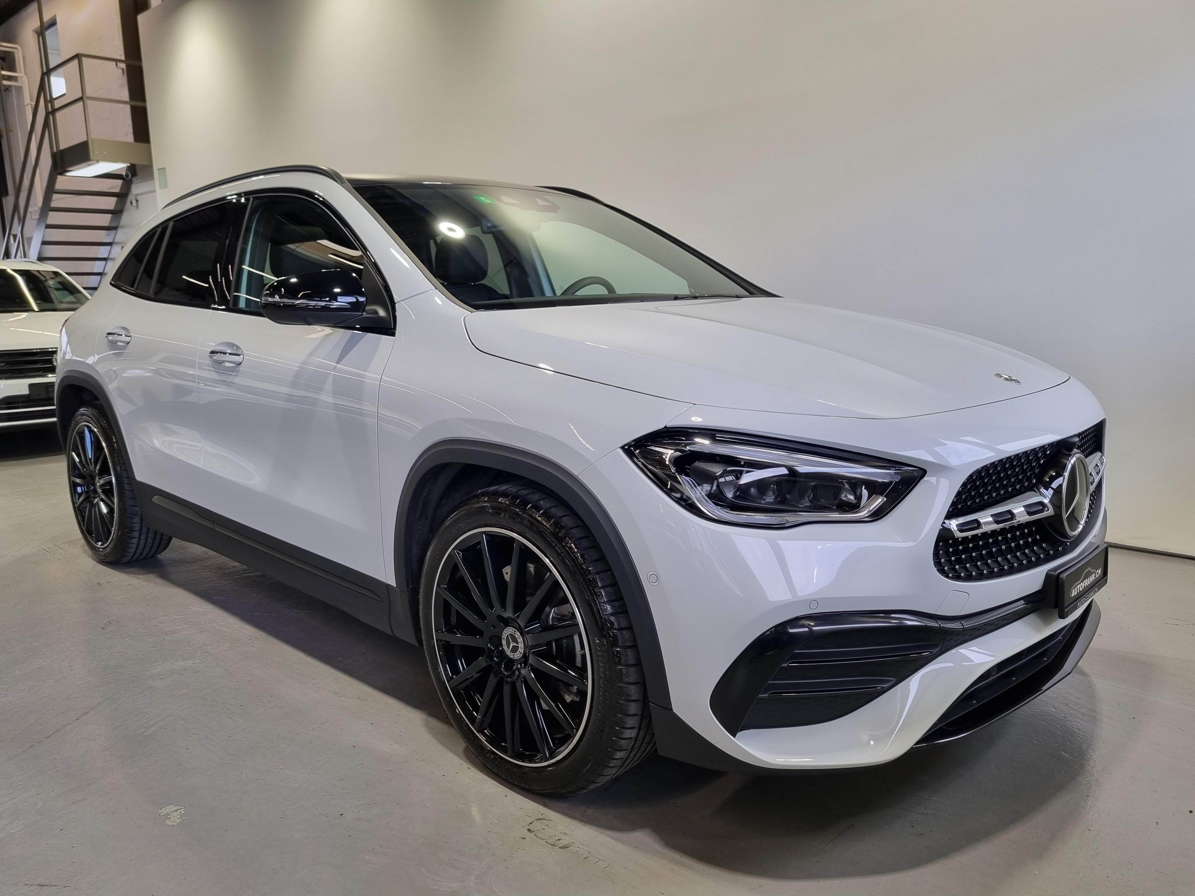 MERCEDES-BENZ GLA 250