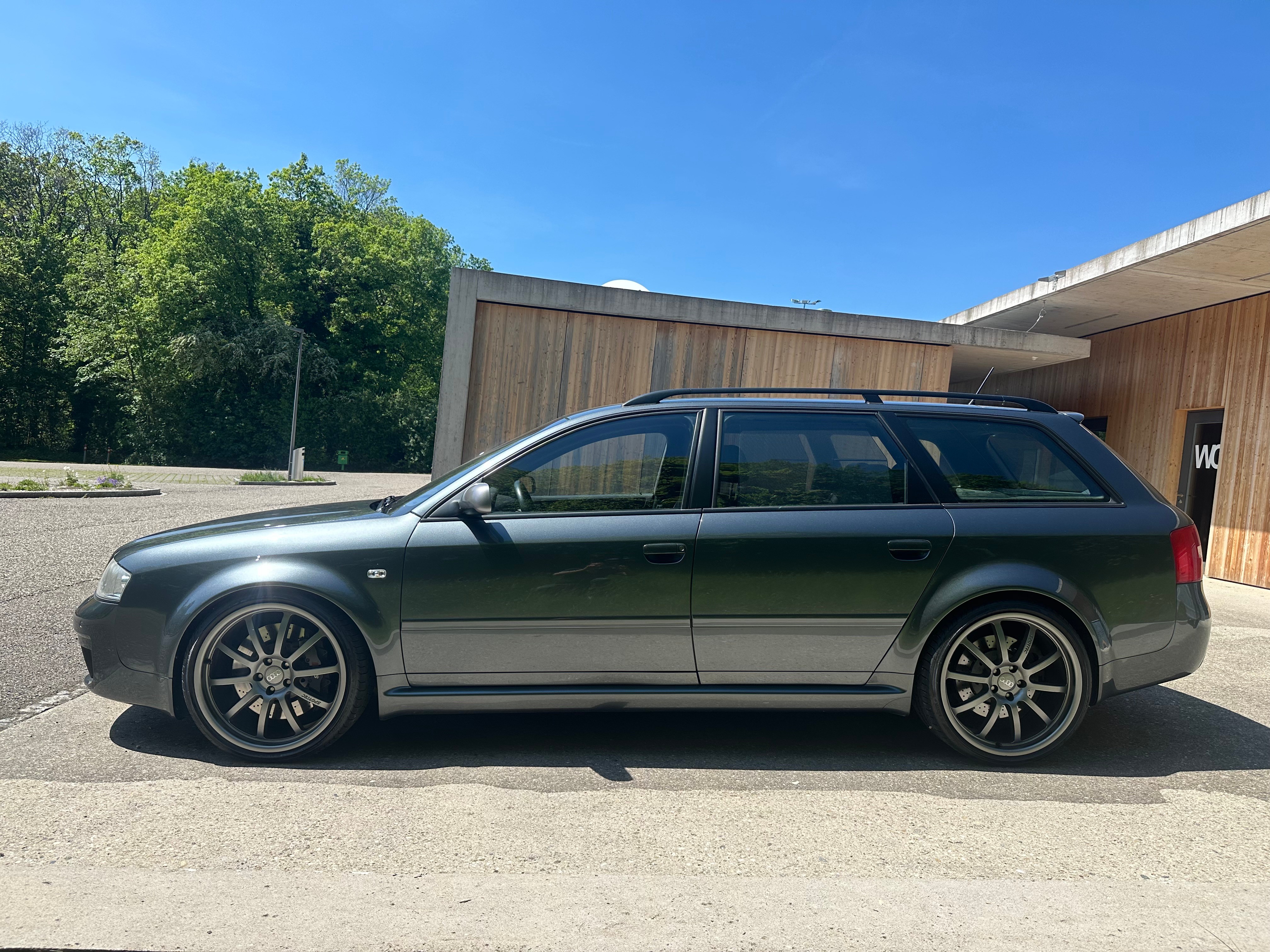 AUDI RS6 plus Avant quattro tiptronic