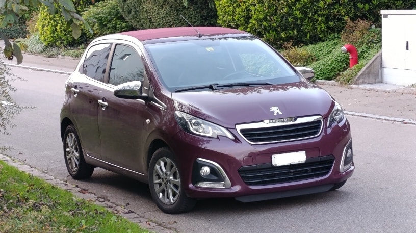 PEUGEOT 108 1.2 VTi Féline Top