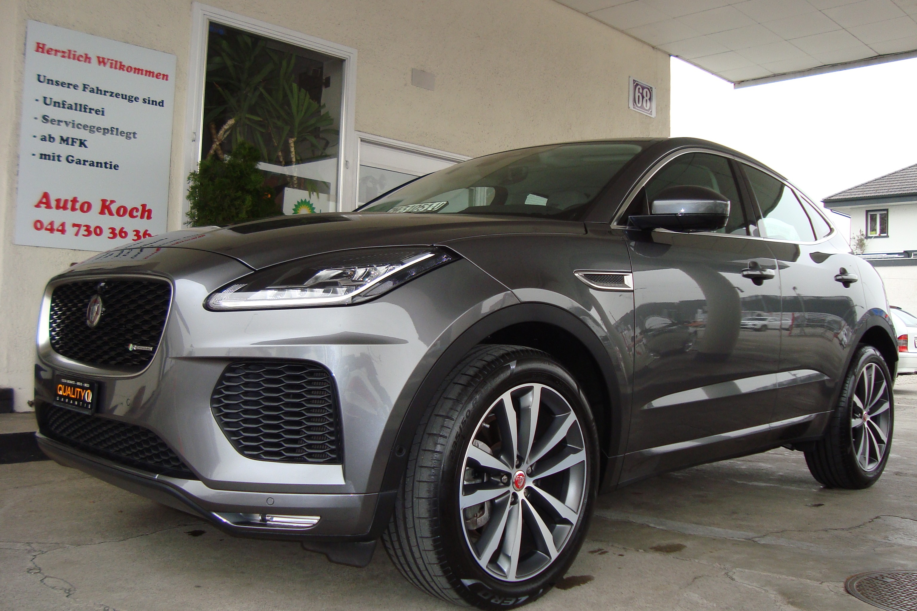 JAGUAR E-Pace 2.0 P300 R-Dynamic HSE AWD Automatik