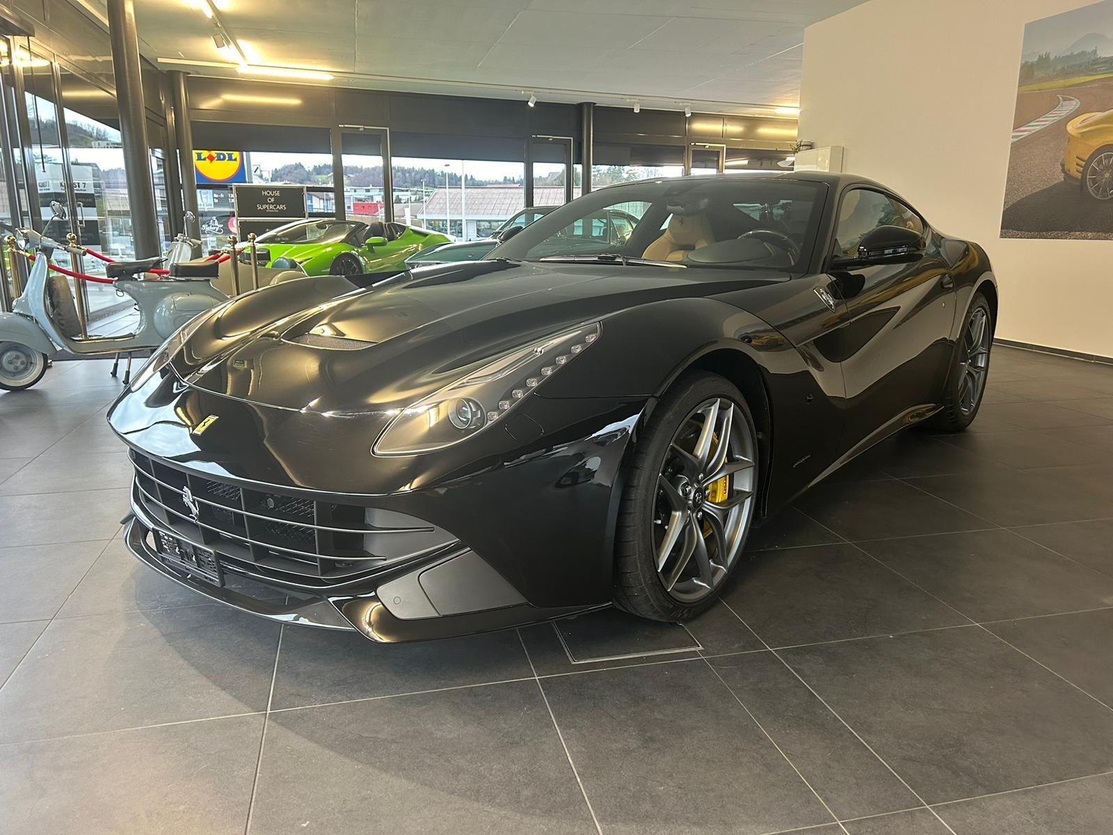 FERRARI F12 Berlinetta