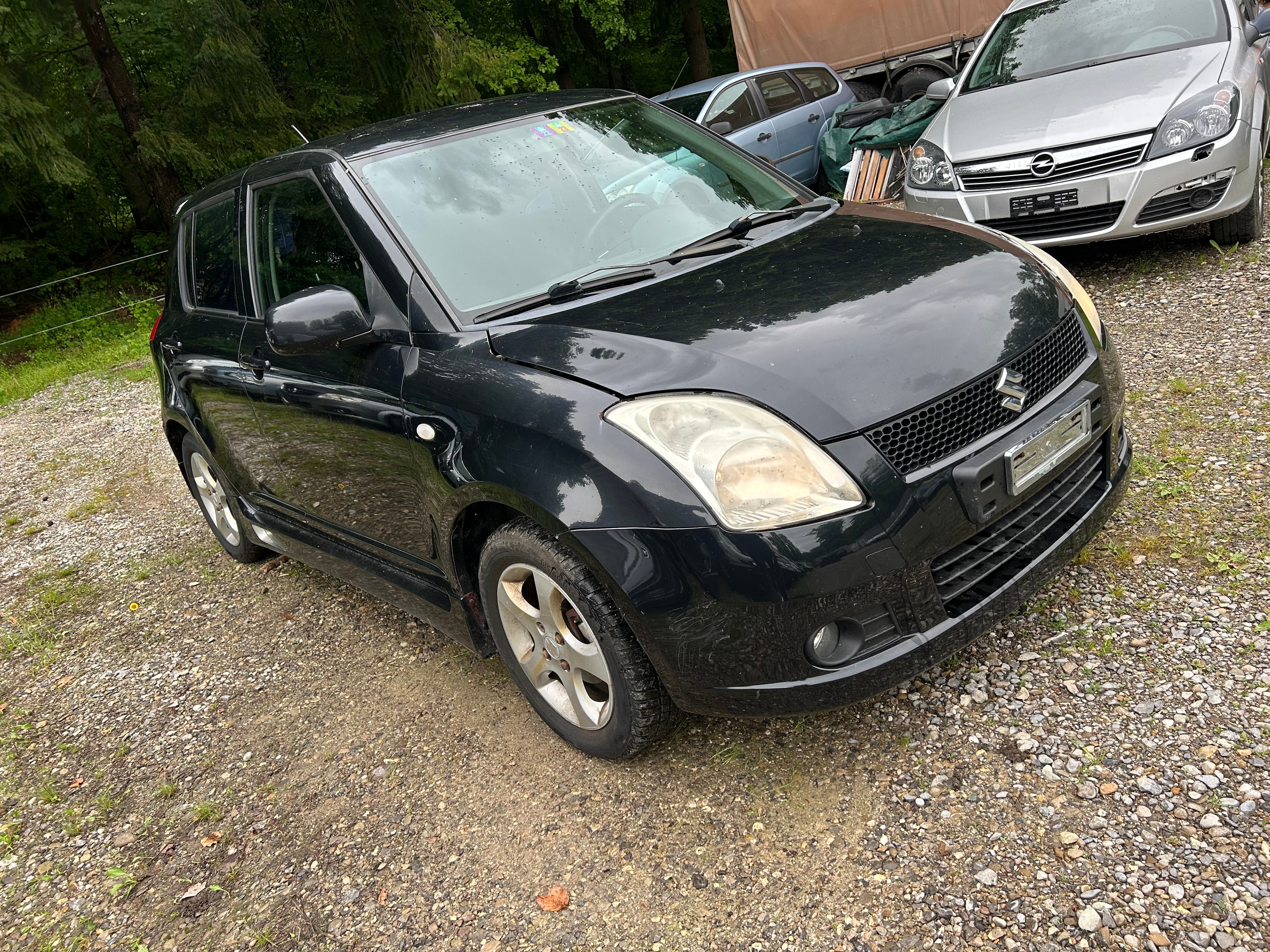 SUZUKI Swift 1.3i 16V GL 4x4