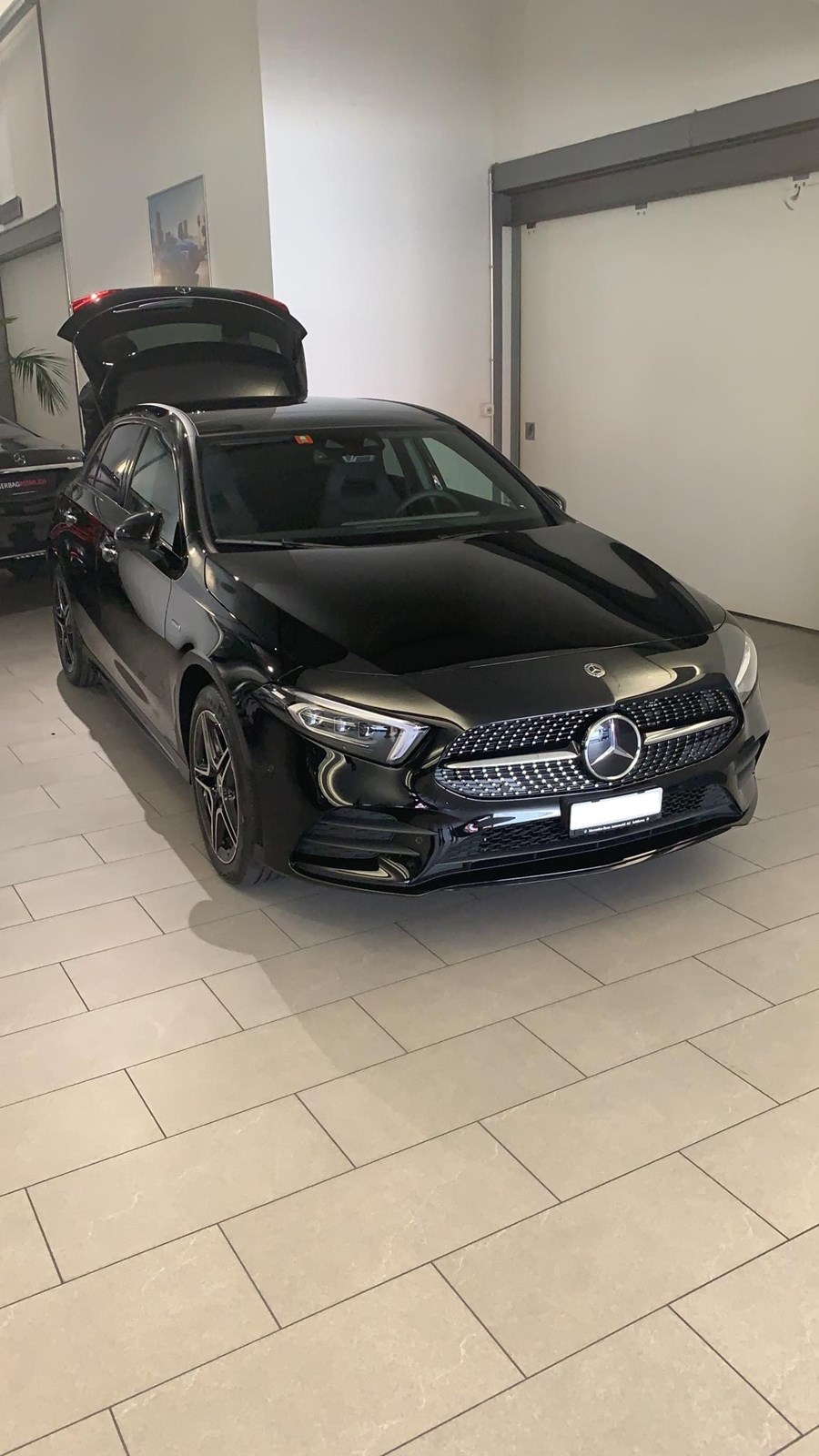 MERCEDES-BENZ A 250e AMG Line 8G-DCT