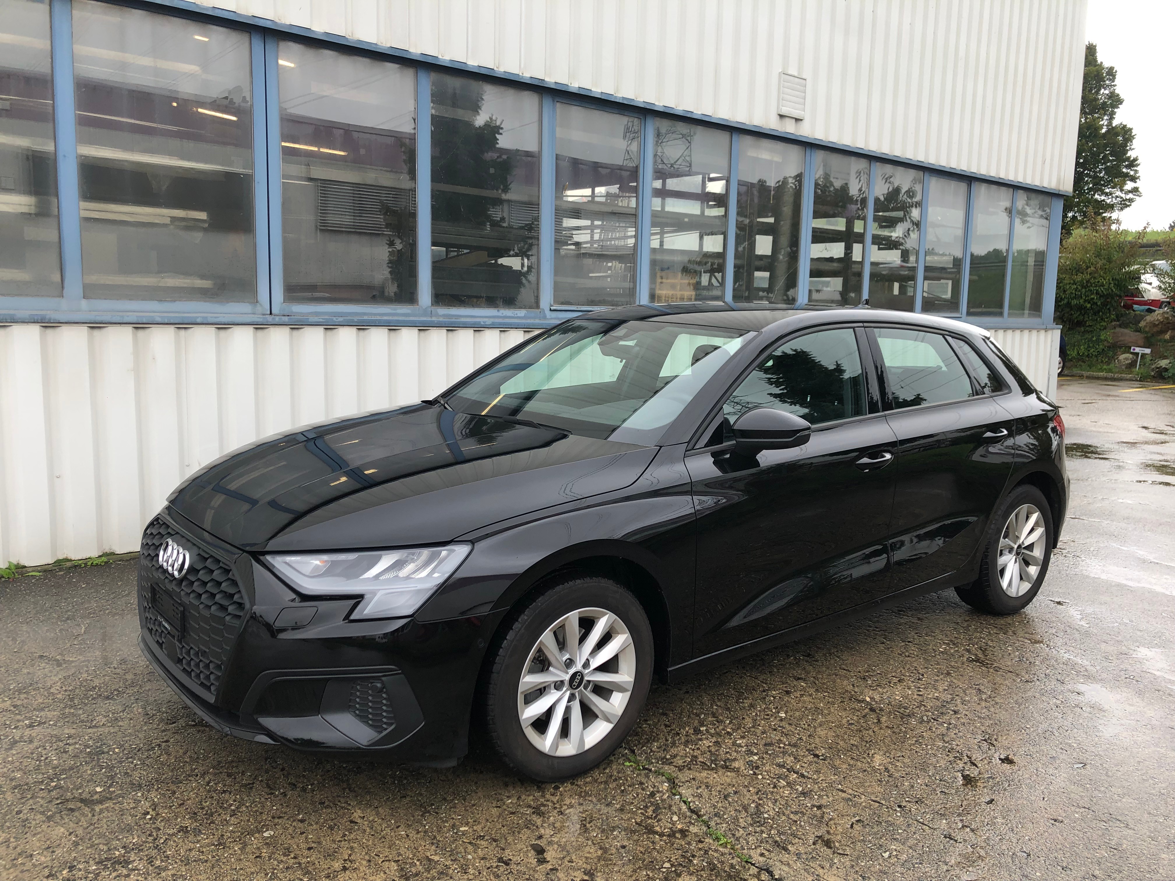 AUDI A3 Sportback 35 TFSI advanced Attraction(38)(M)