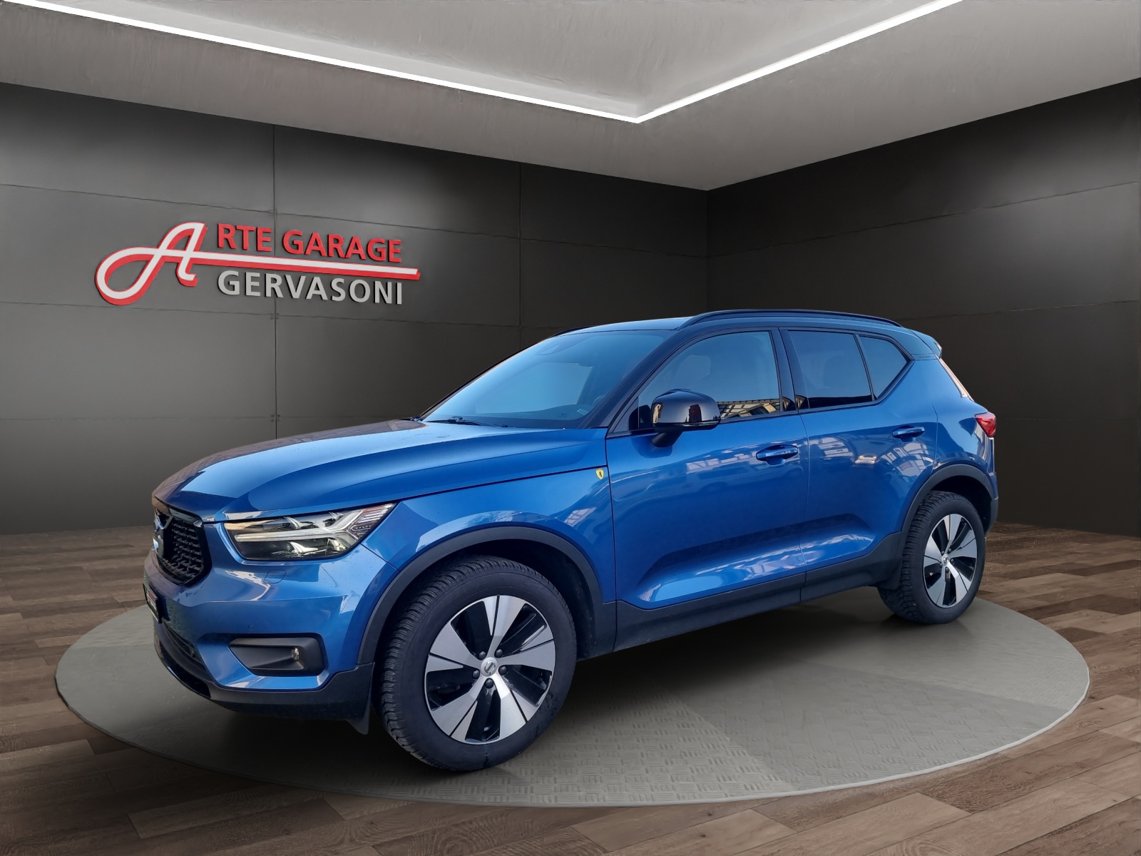 VOLVO XC40 D4 AWD R-Design