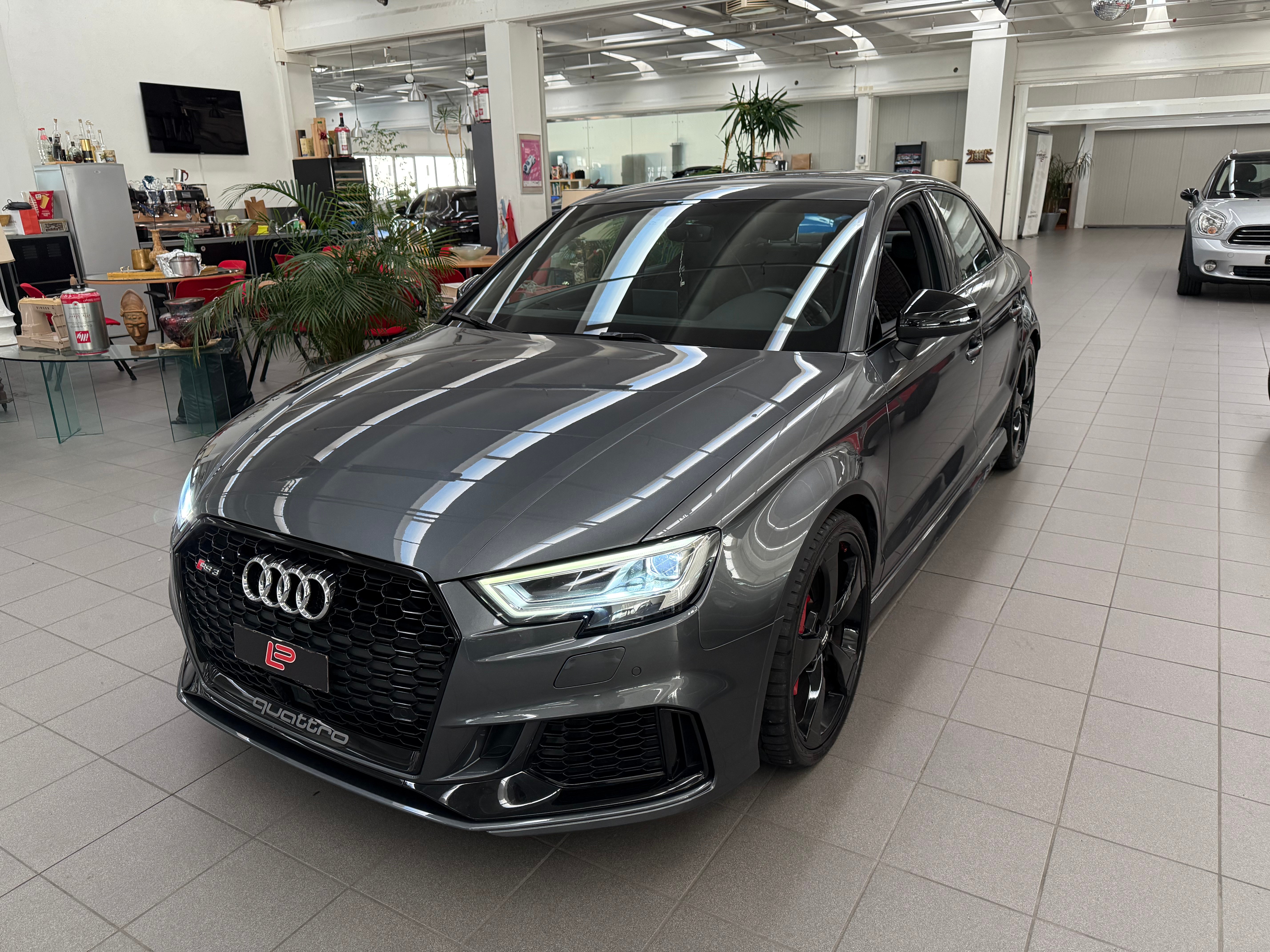 AUDI RS3 Limousine 2.5 TSI quattro S-tronic