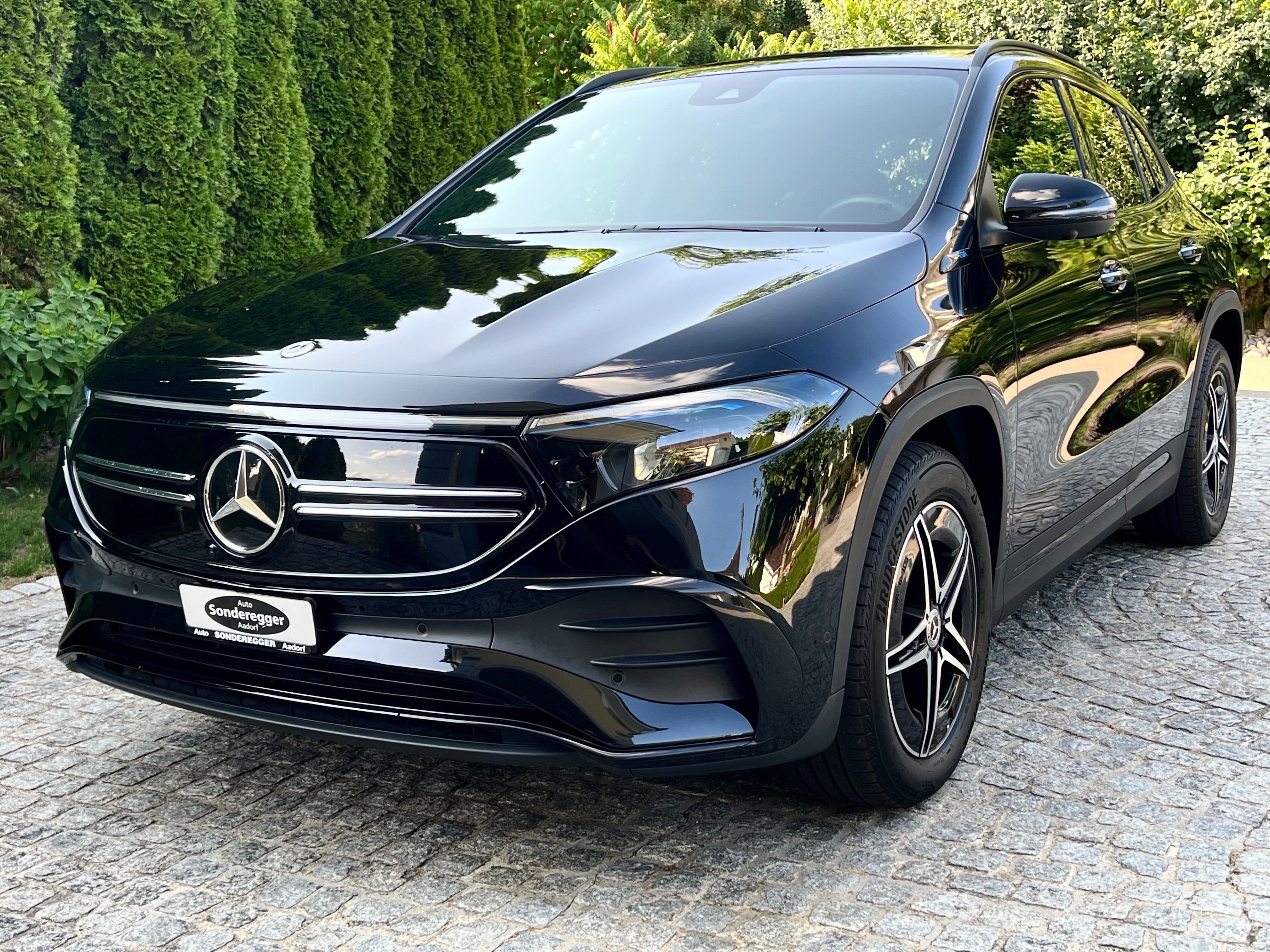 MERCEDES-BENZ EQA 350 AMG Line 4Matic