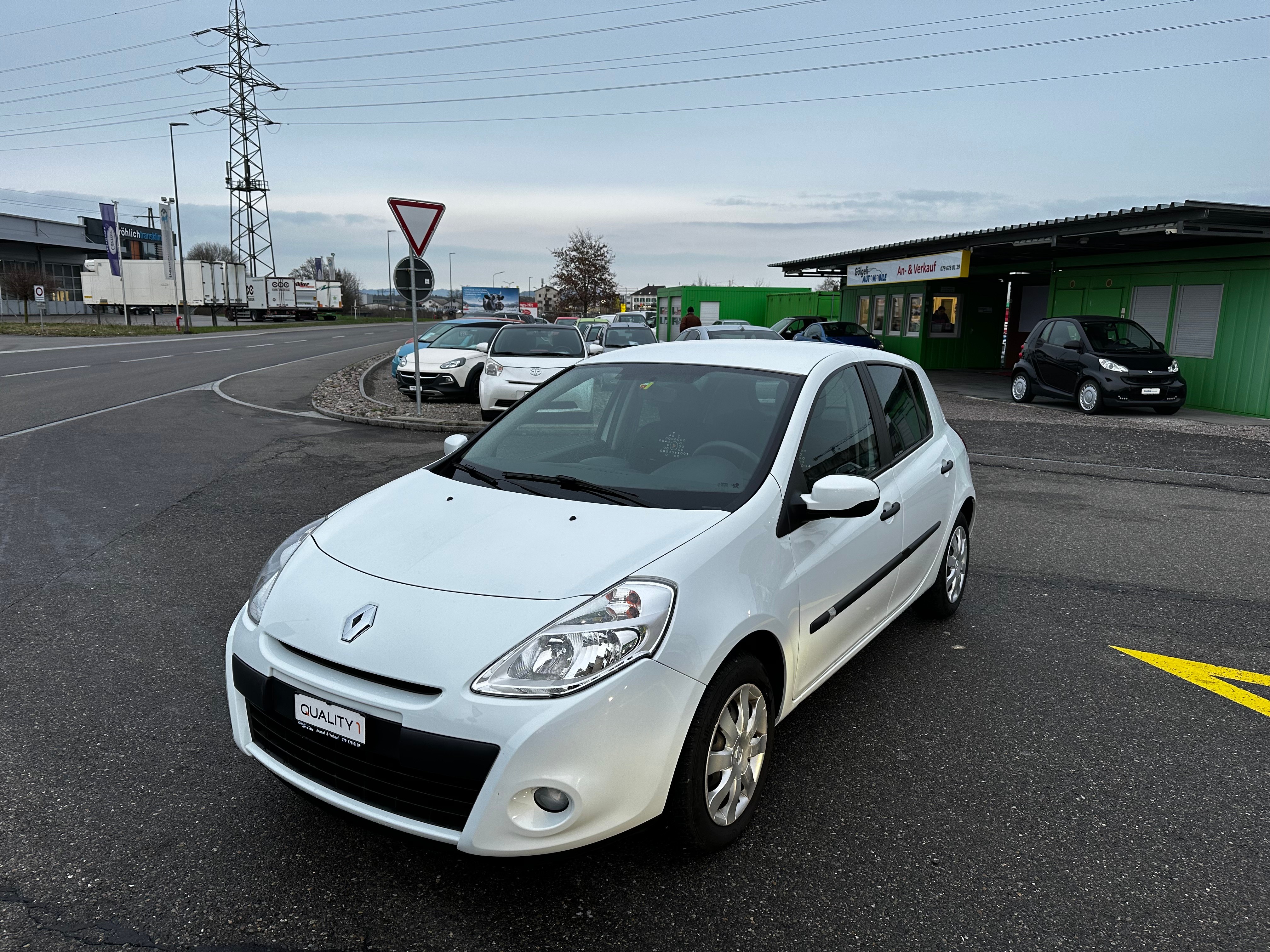 RENAULT Clio 1.2 16V Turbo Yahoo