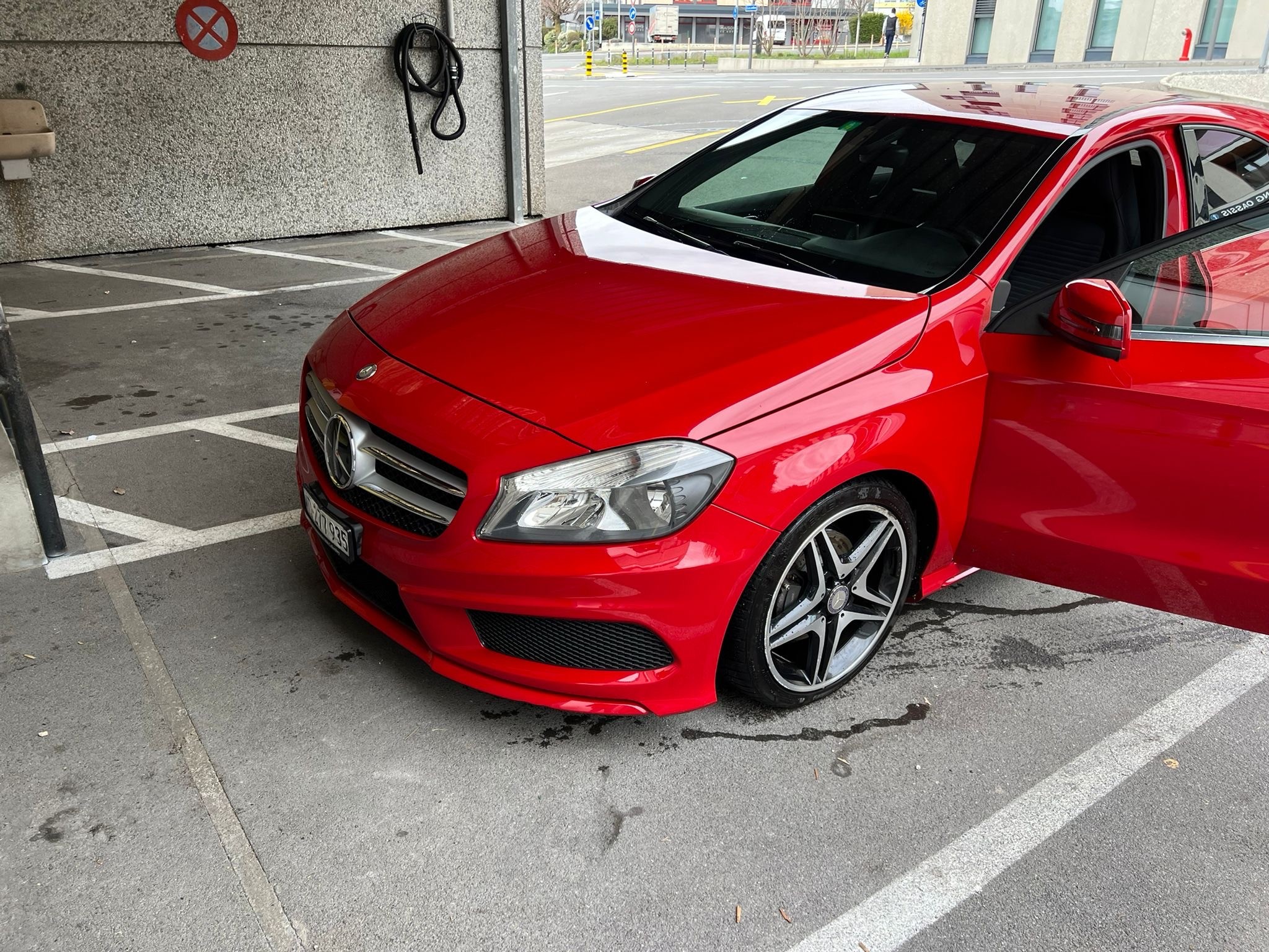 MERCEDES-BENZ A 200 AMG Line