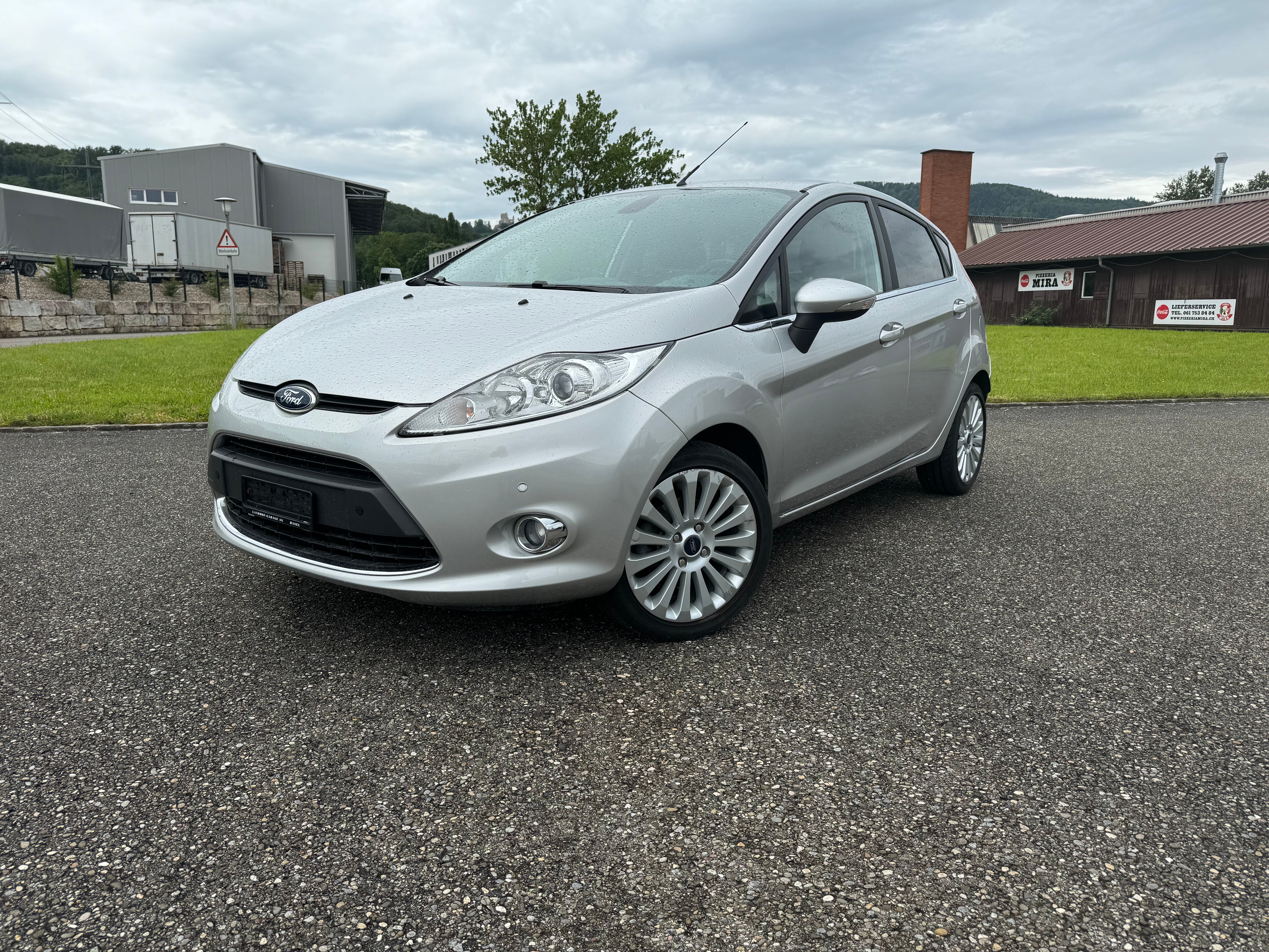 FORD Fiesta 1.4 16V Titanium Automatic