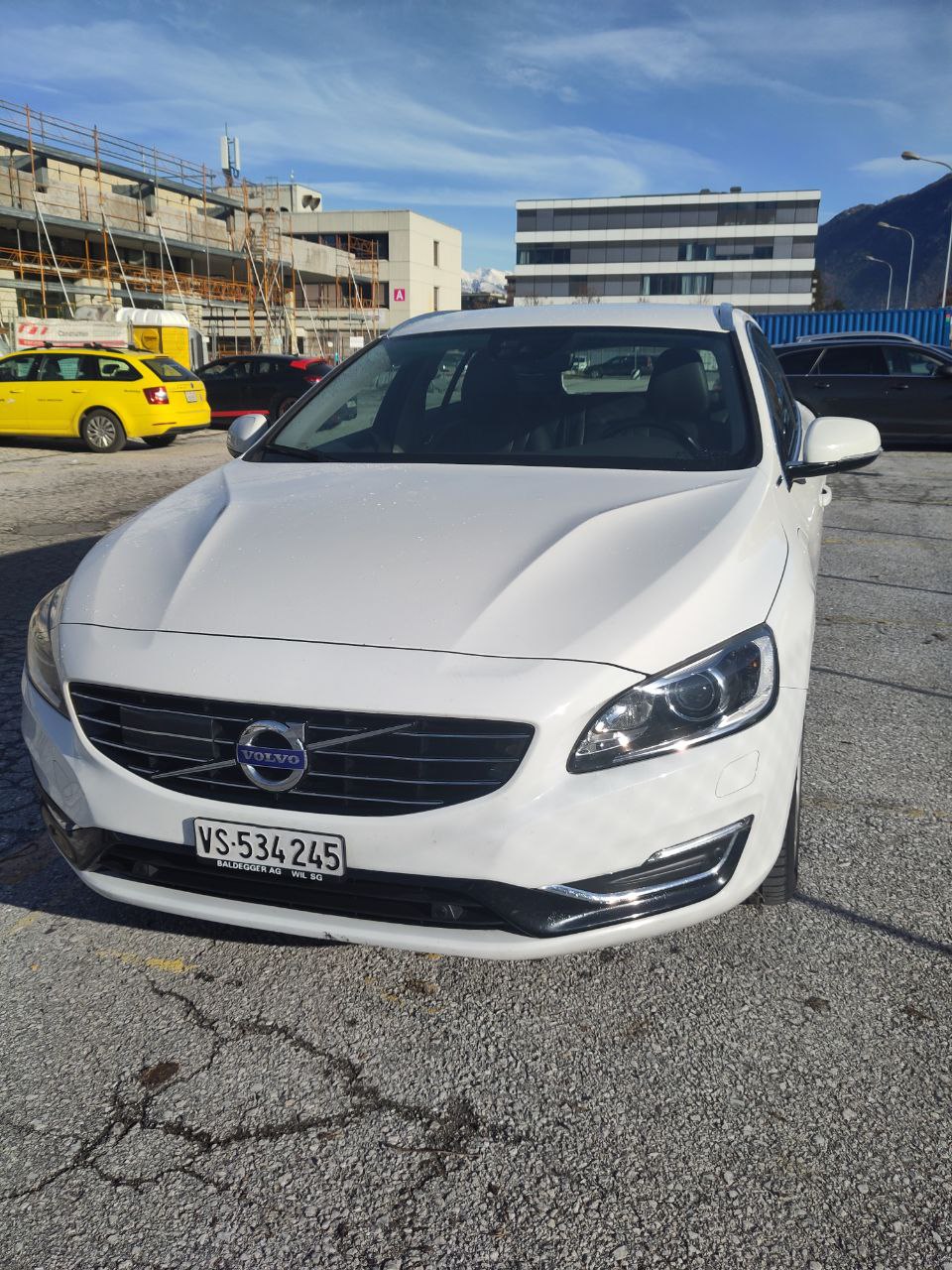 VOLVO V60 D6 AWD Plug-in Hybrid Summum Geartronic