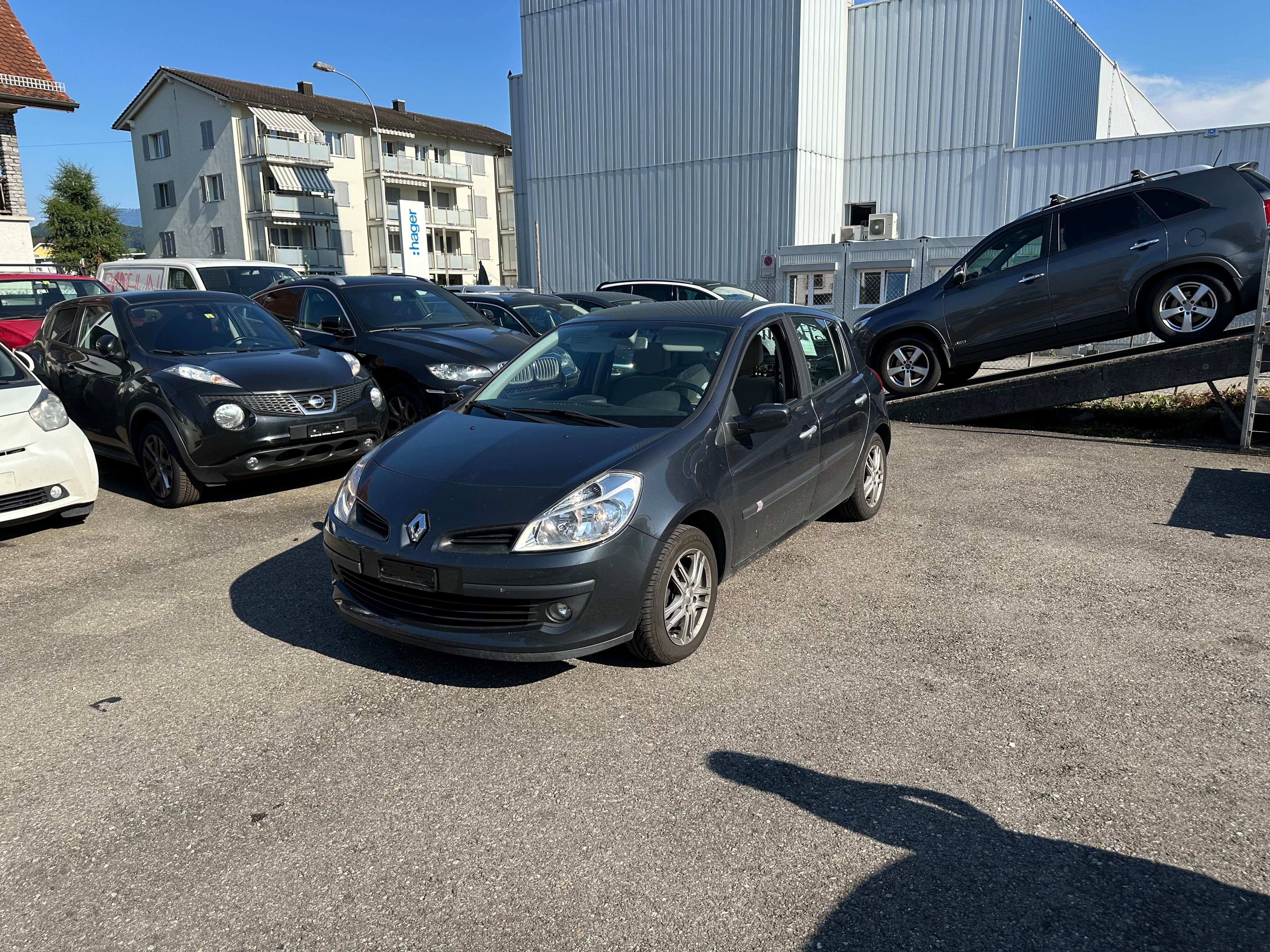 RENAULT Clio 1.6 16V Dynamique