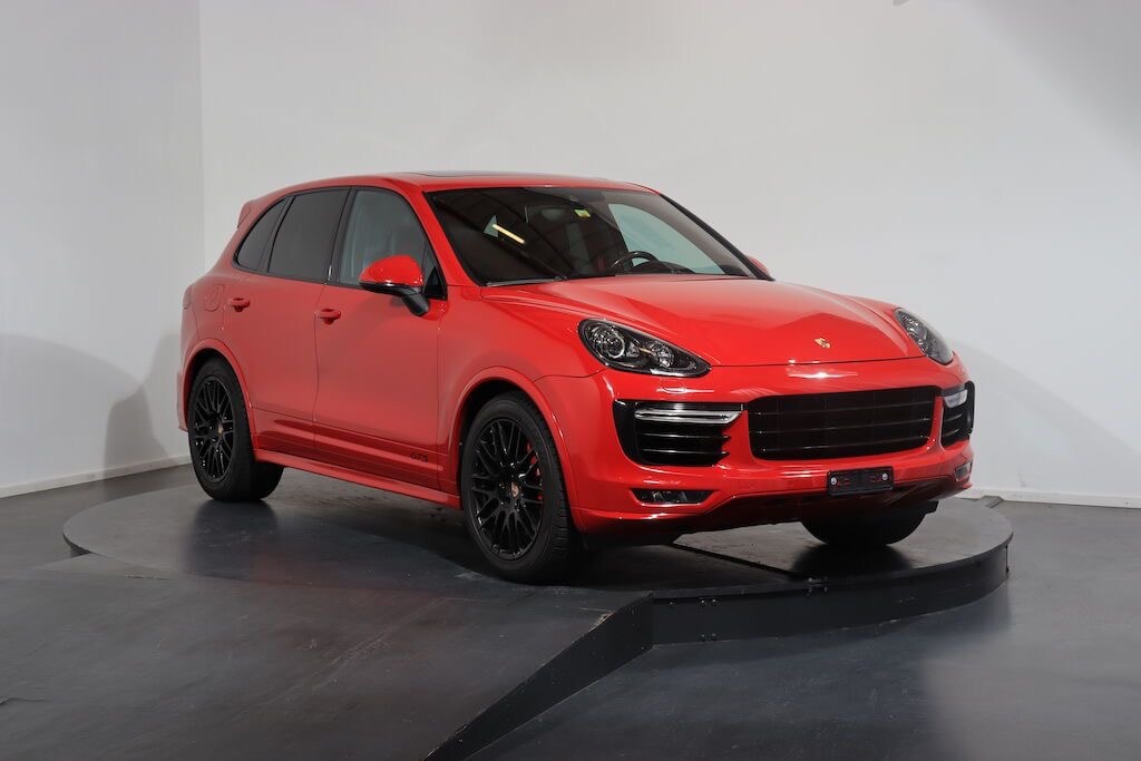 PORSCHE Cayenne GTS