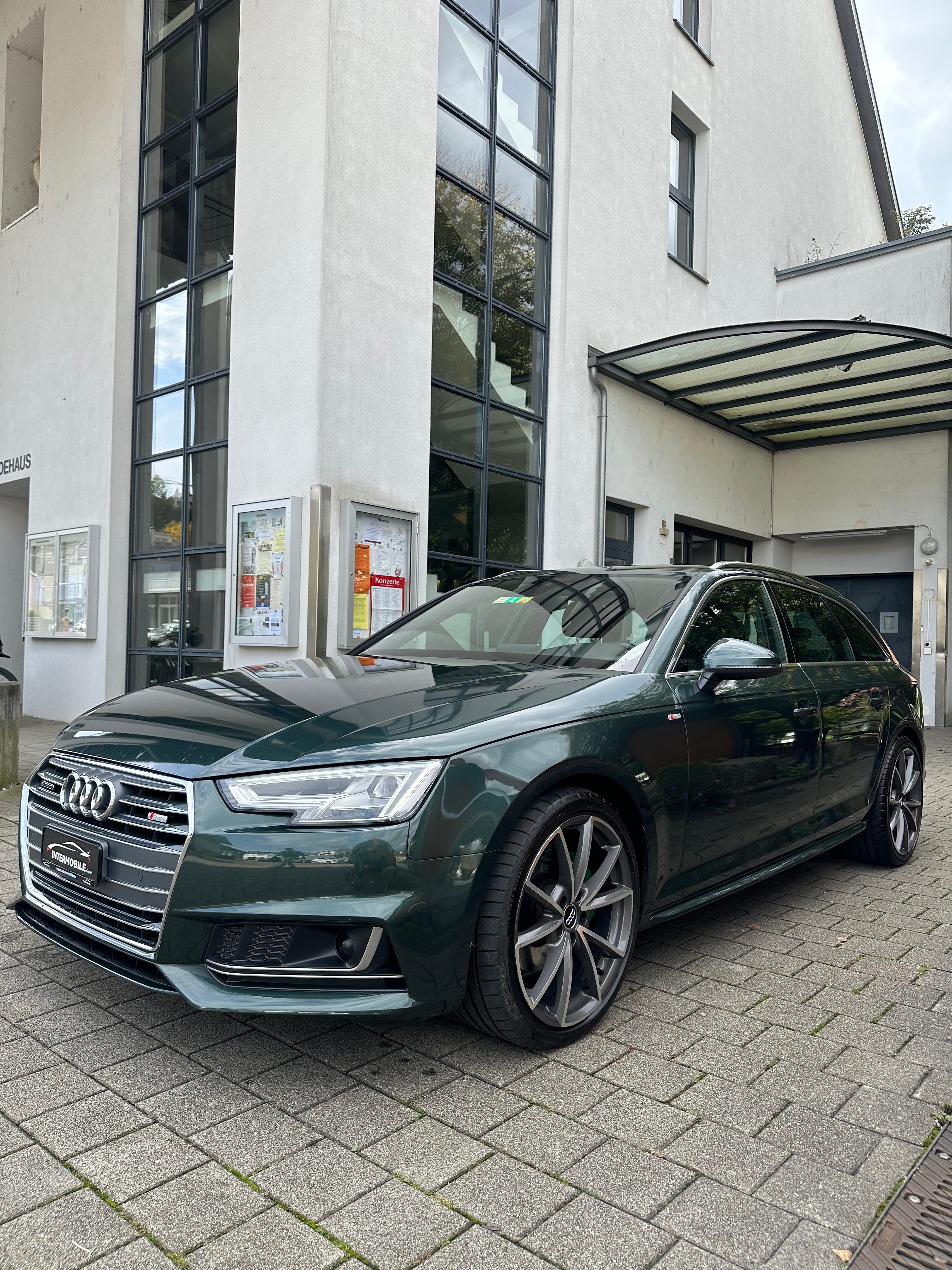 AUDI A4 Avant 2.0 TDI quattro S-tronic