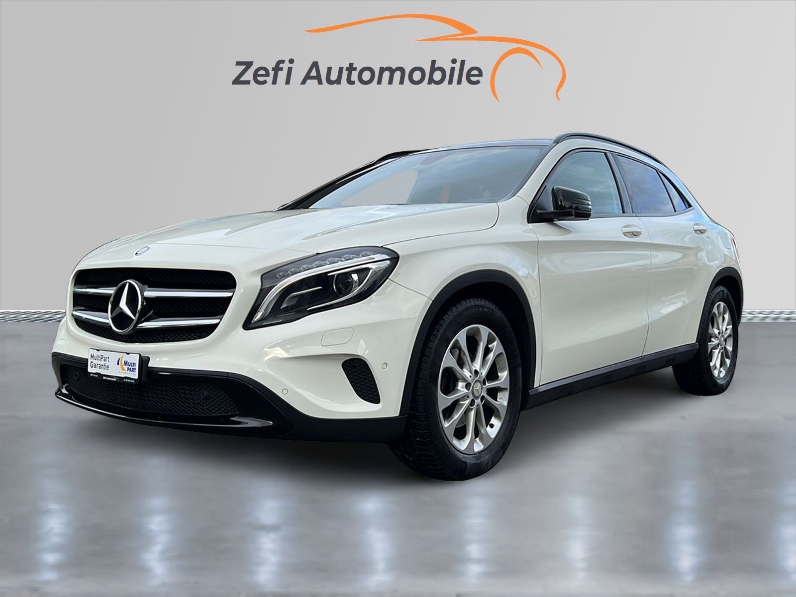 MERCEDES-BENZ GLA 200 Style 7G-DCT