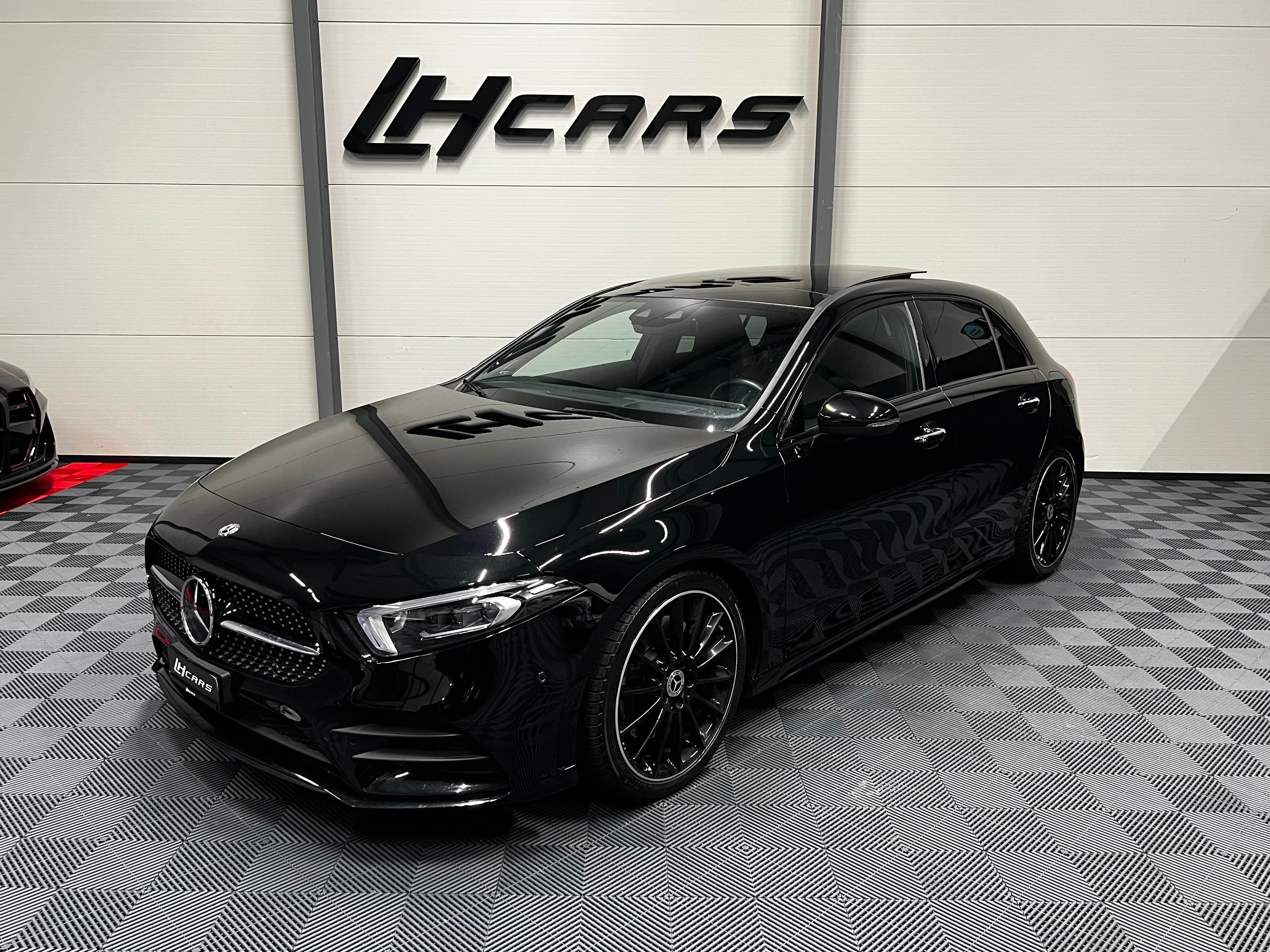 MERCEDES-BENZ A 250 AMG Line 4Matic