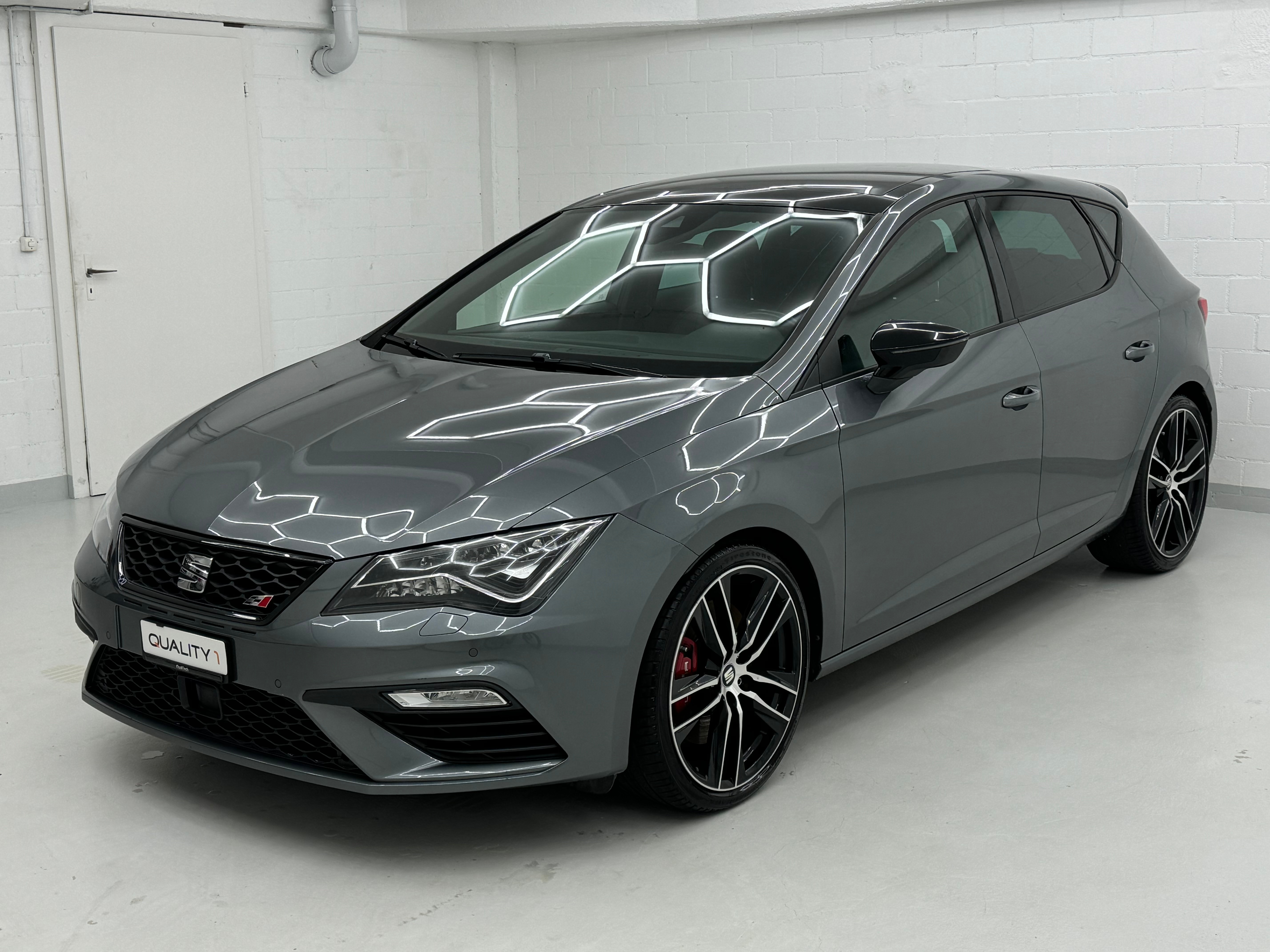 SEAT Leon 2.0 TSI Cupra 300 DSG