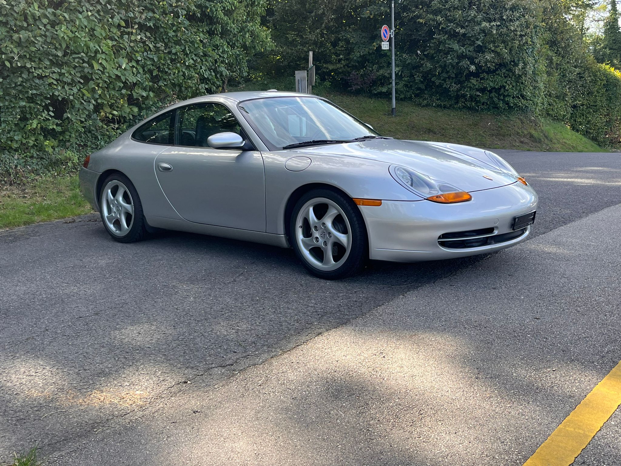 PORSCHE 911 Carrera