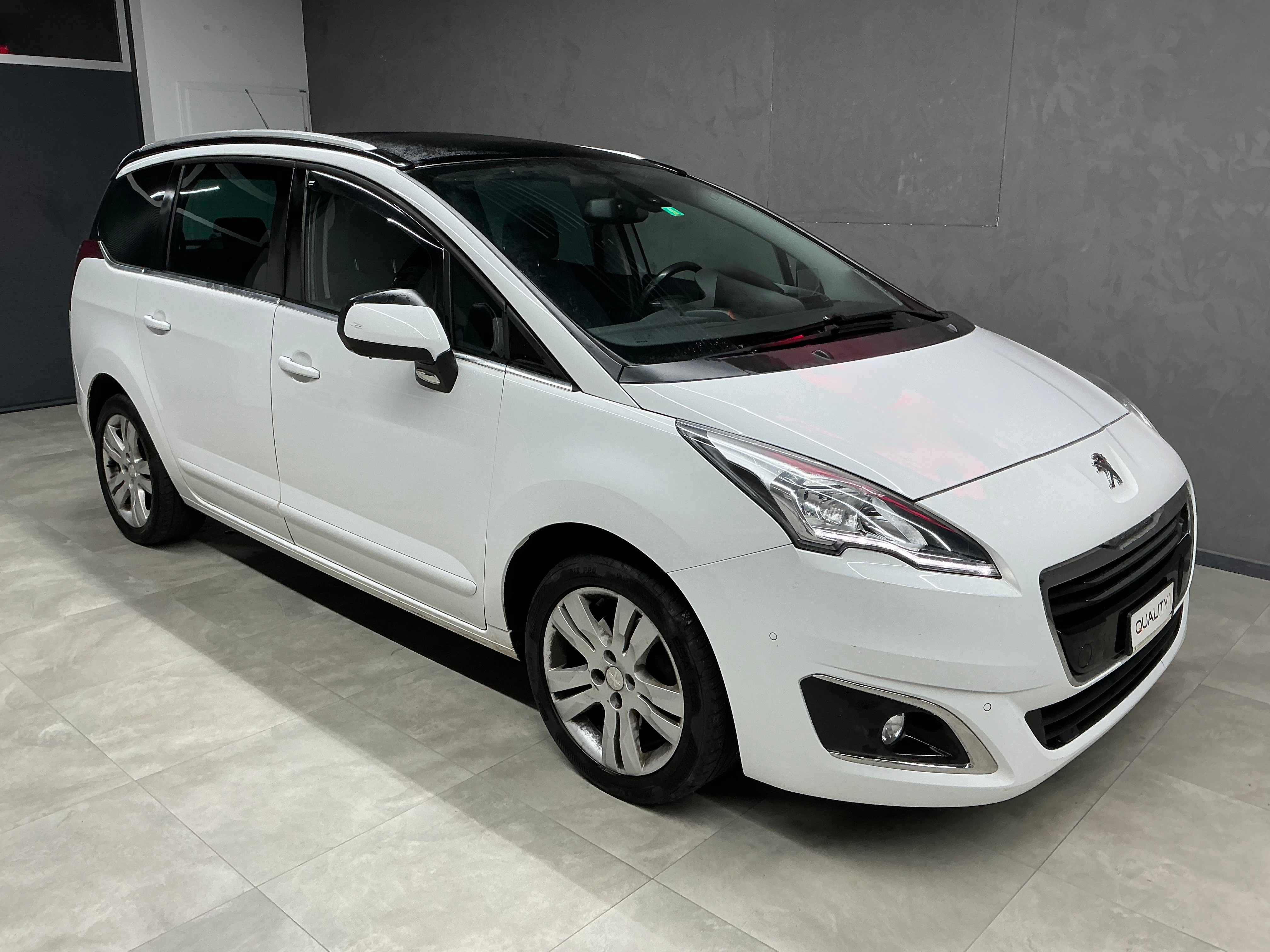 PEUGEOT 5008 1.6 THP Sensation Tiptronic