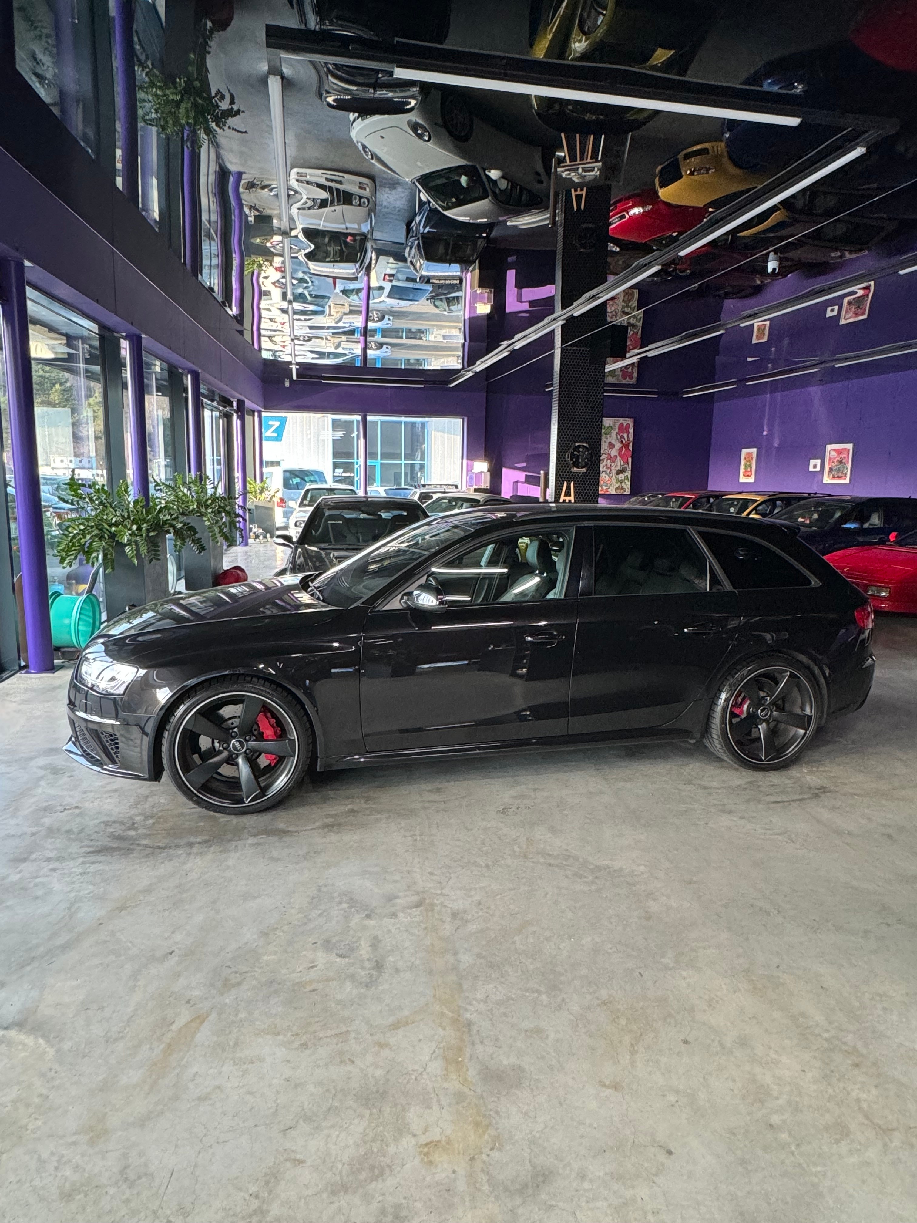 AUDI RS4 Avant 4.2 FSI V8 quattro S-tronic