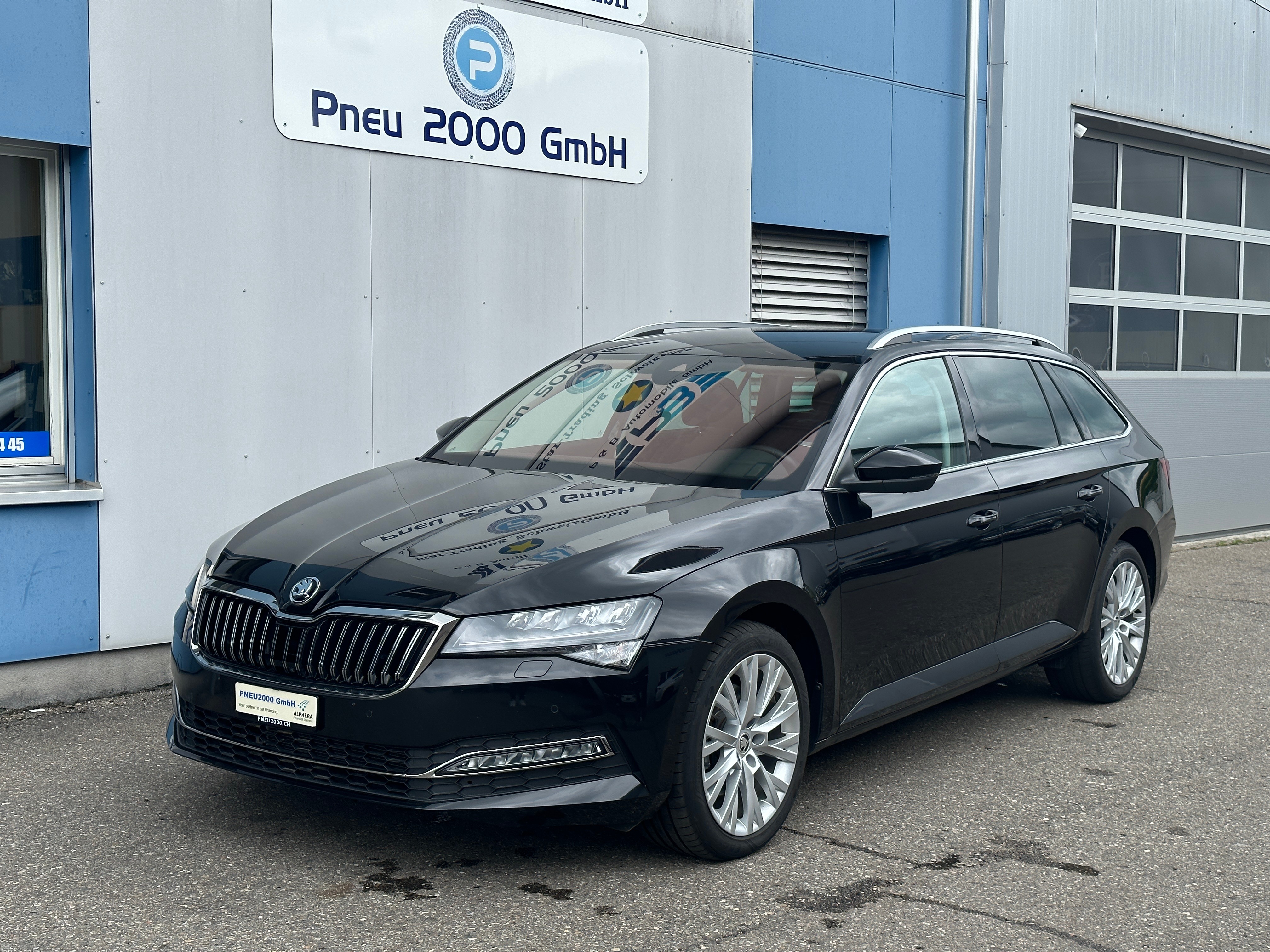 SKODA Superb Combi 2.0 TDi Style *Leder-AHK* DSG