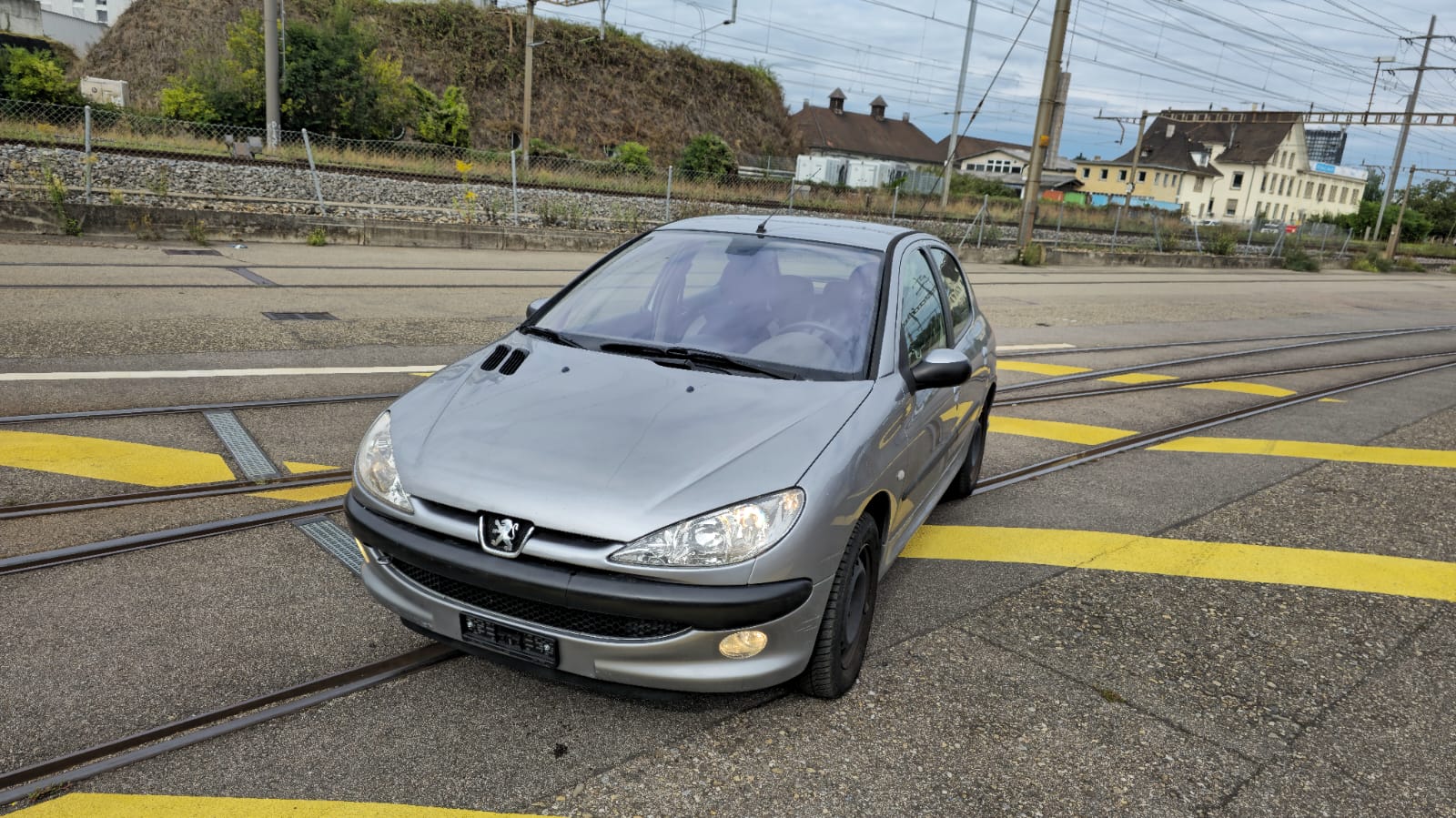 PEUGEOT 206