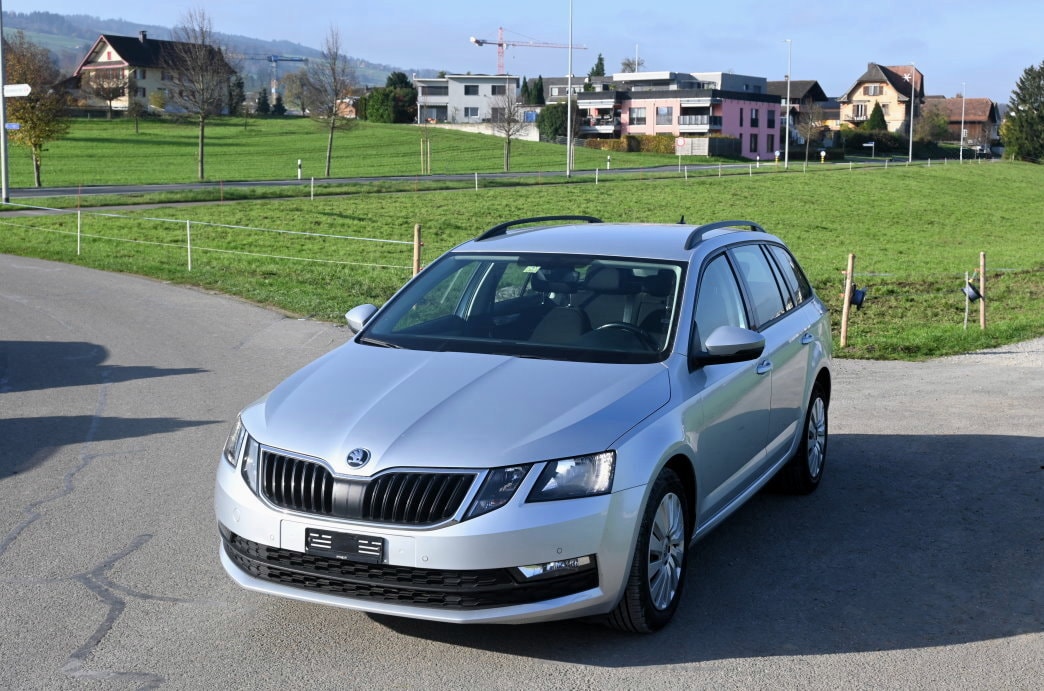 SKODA Octavia Combi 2.0 TDI Ambition DSG