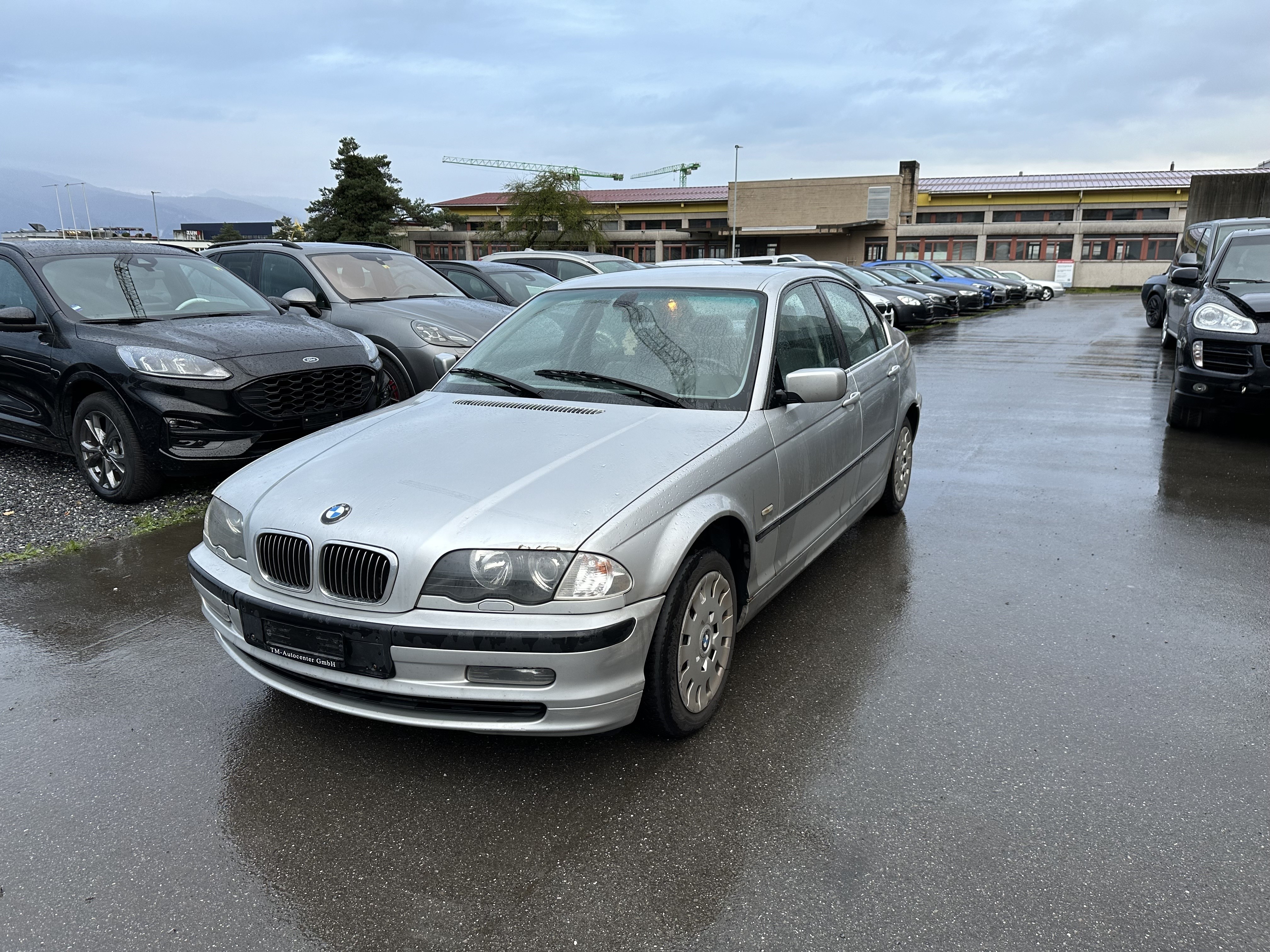 BMW 320i