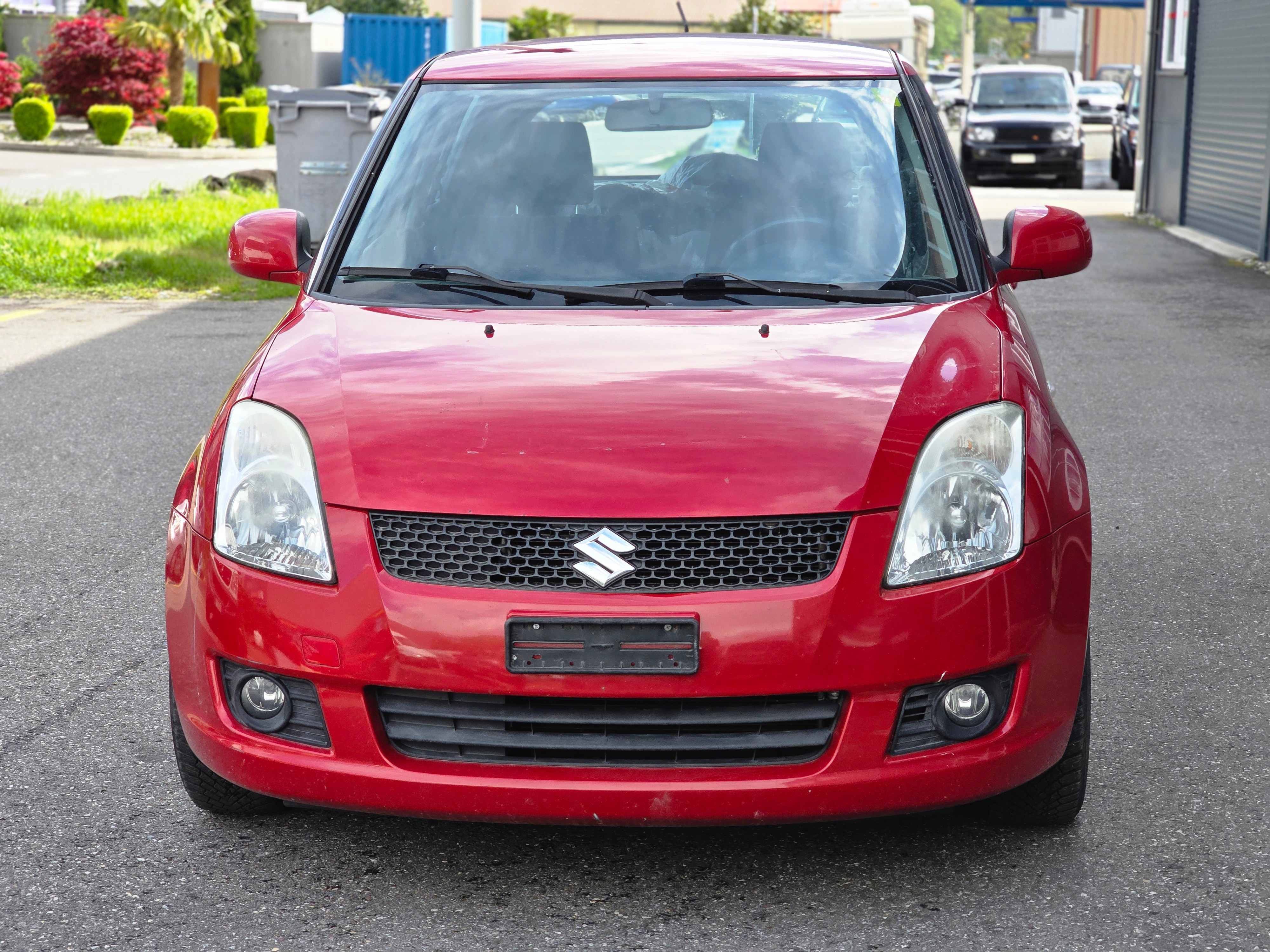 SUZUKI Swift 1.3i 16V GL Top Piz Sulai LE 4x4